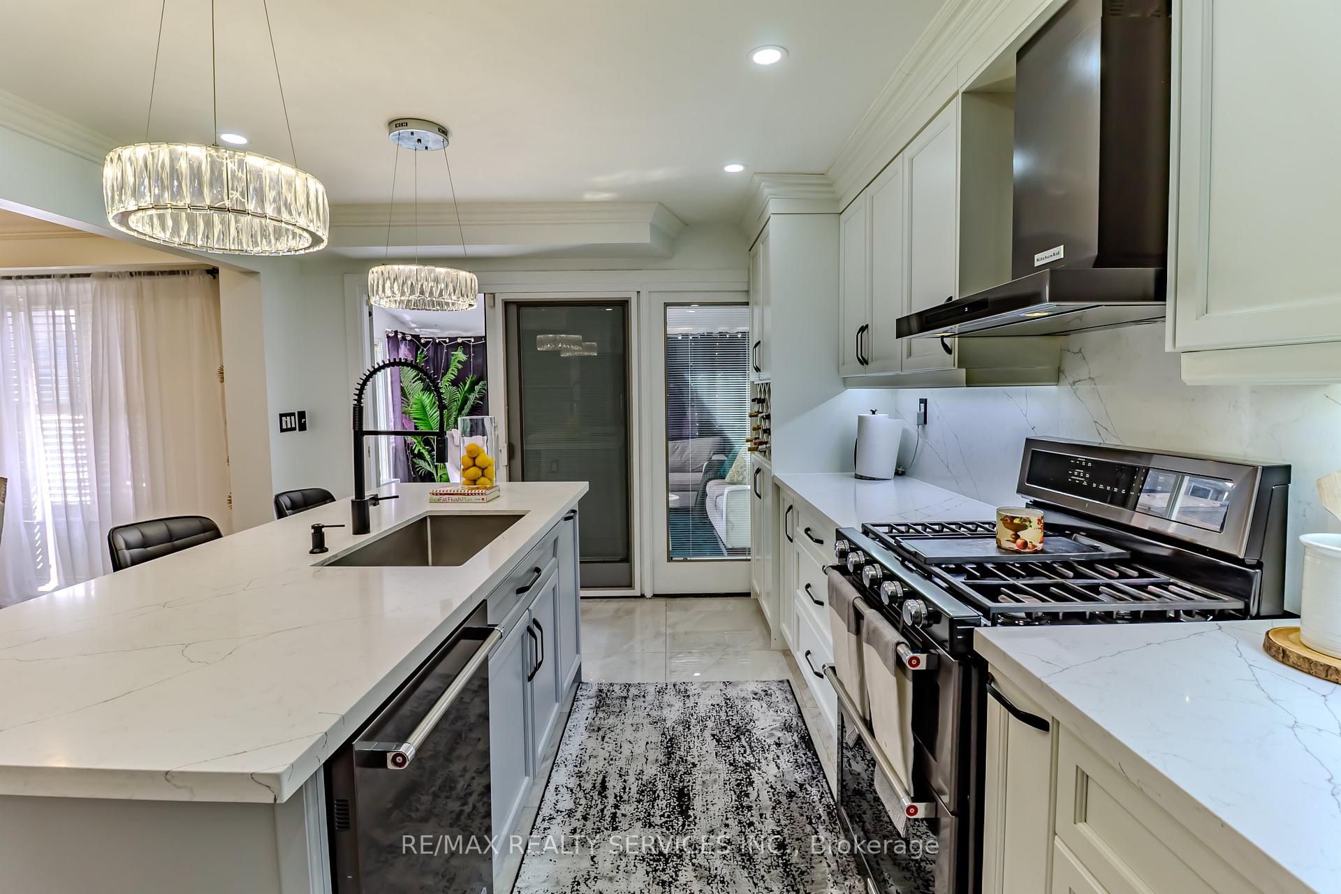 Photo 18 of 1008 Moorelands Crescent, Pickering, Rosebank — HOMEH