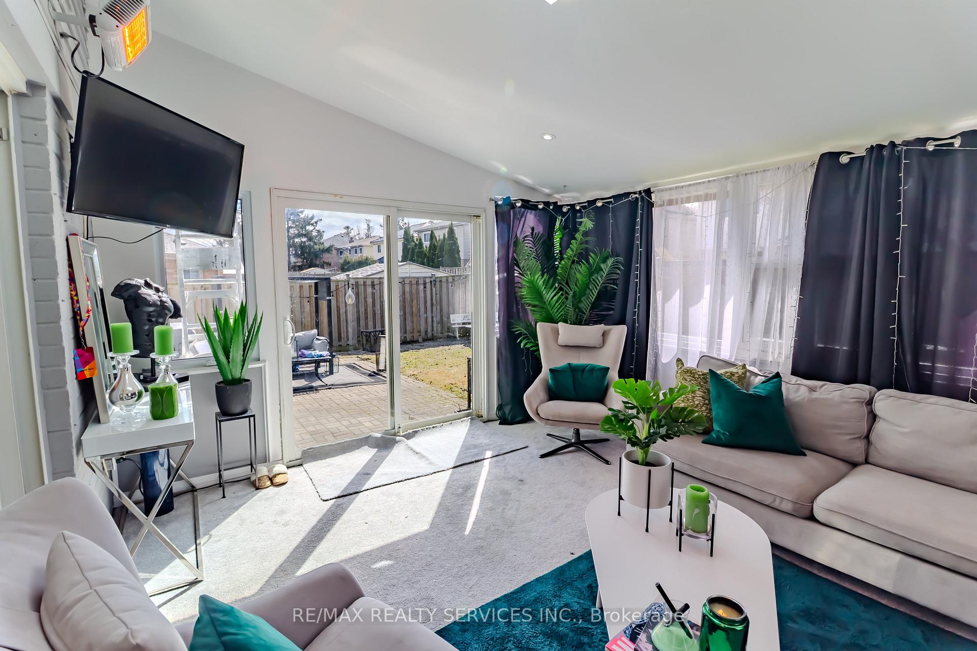 Photo 23 of 1008 Moorelands Crescent, Pickering, Rosebank — HOMEH