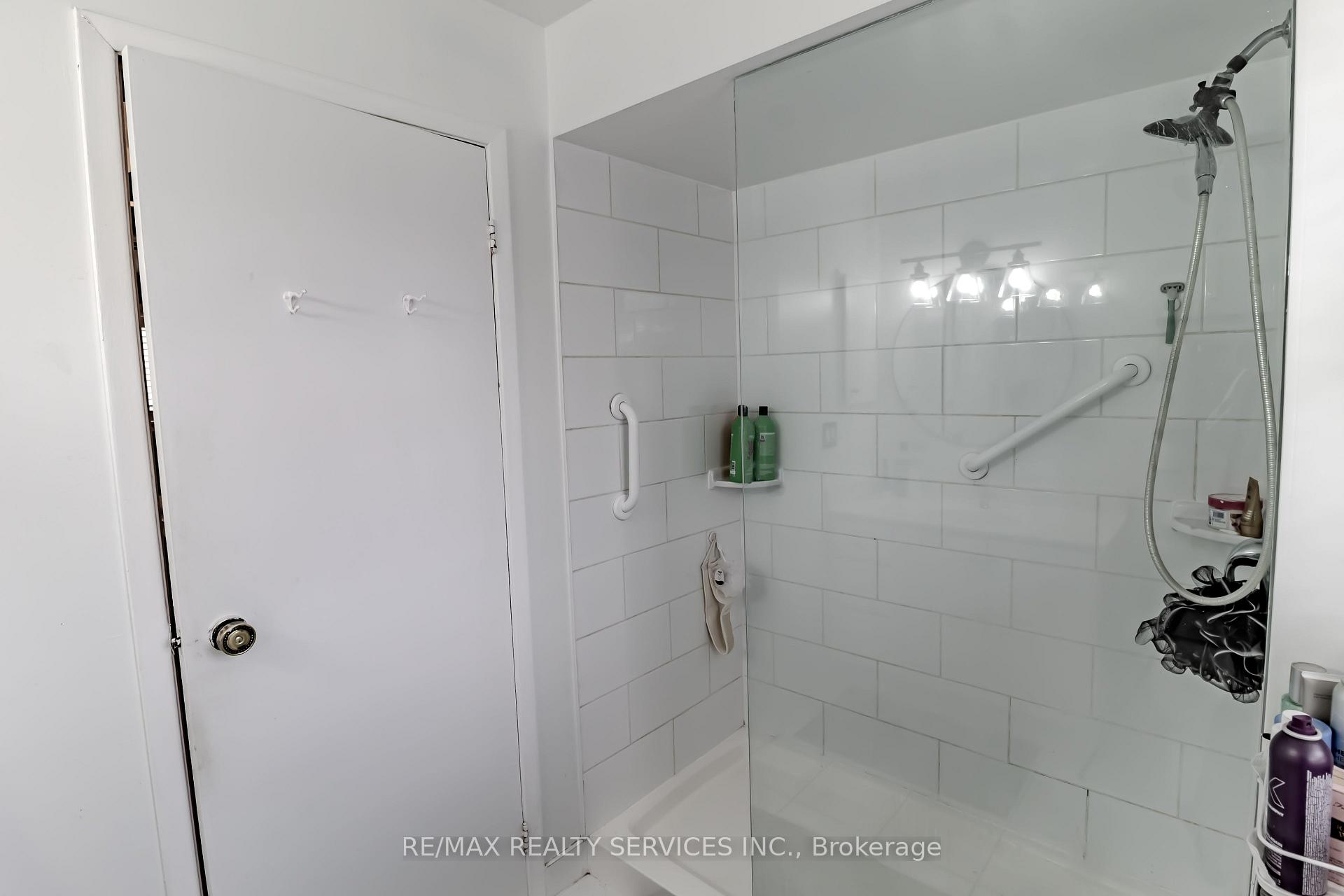 Photo 30 of 1008 Moorelands Crescent, Pickering, Rosebank — HOMEH