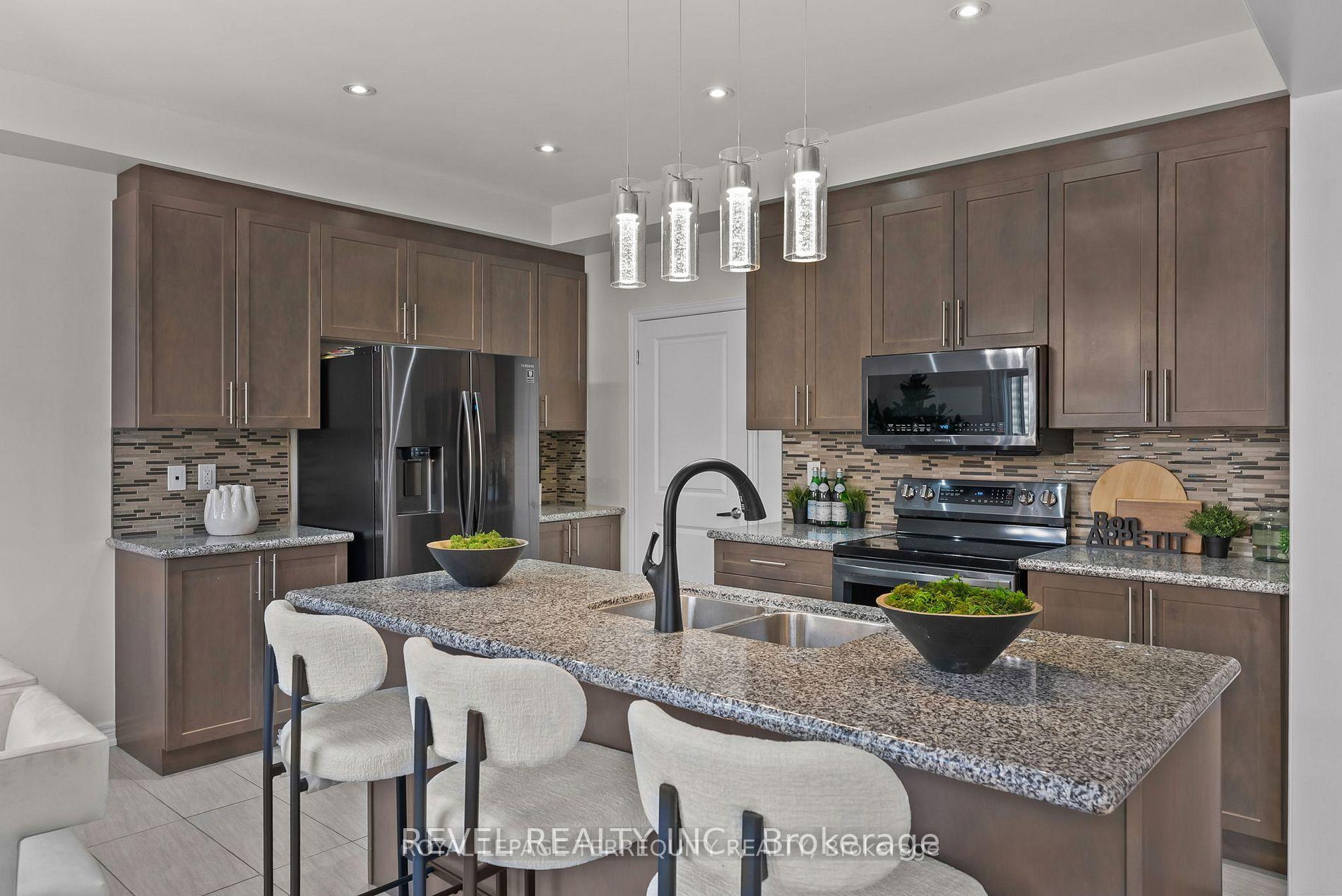Photo 18 of 24 Auckland Drive, Whitby, Rural Whitby — HOMEH