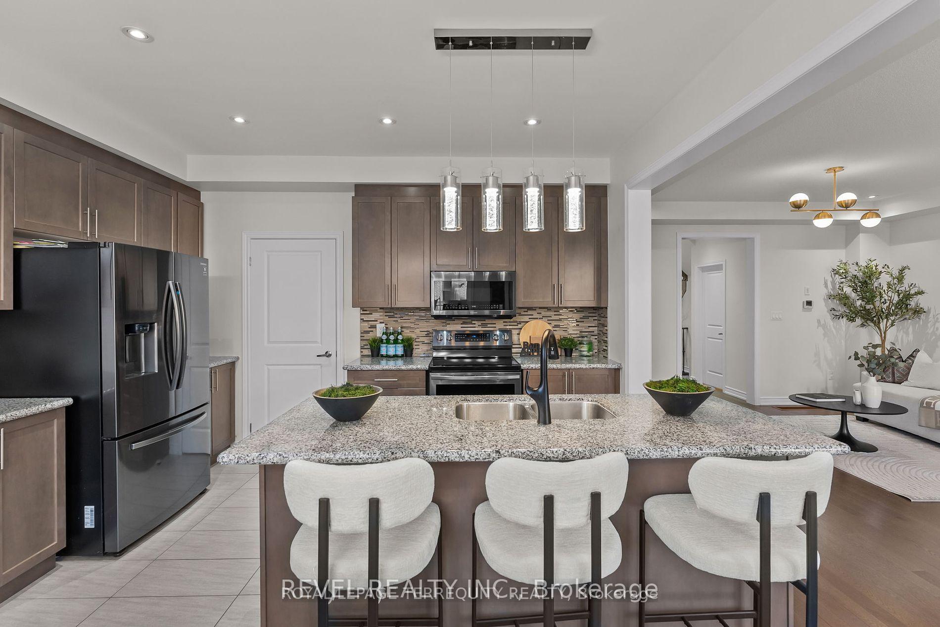 Photo 20 of 24 Auckland Drive, Whitby, Rural Whitby — HOMEH
