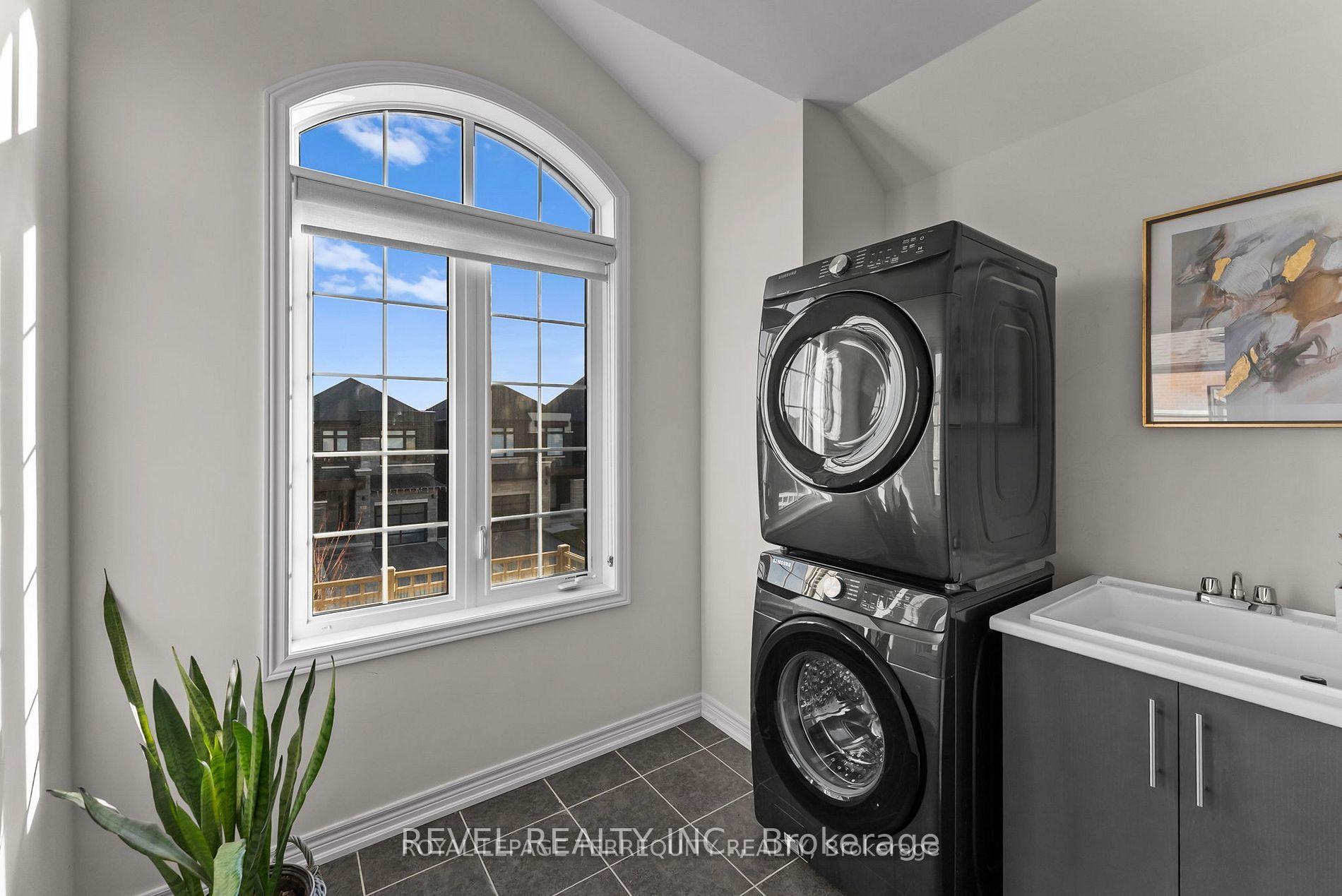 Photo 40 of 24 Auckland Drive, Whitby, Rural Whitby — HOMEH