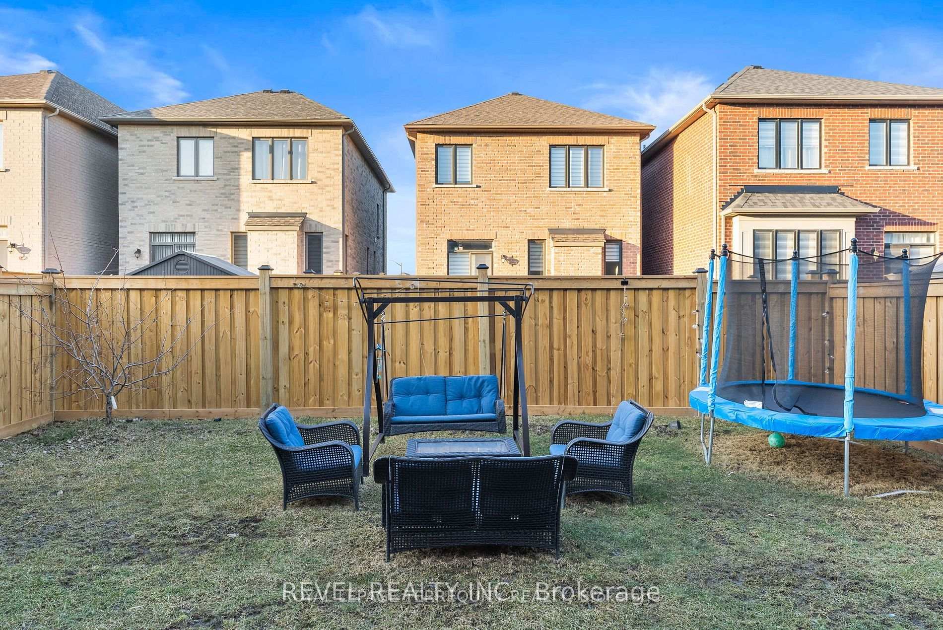 Photo 43 of 24 Auckland Drive, Whitby, Rural Whitby — HOMEH