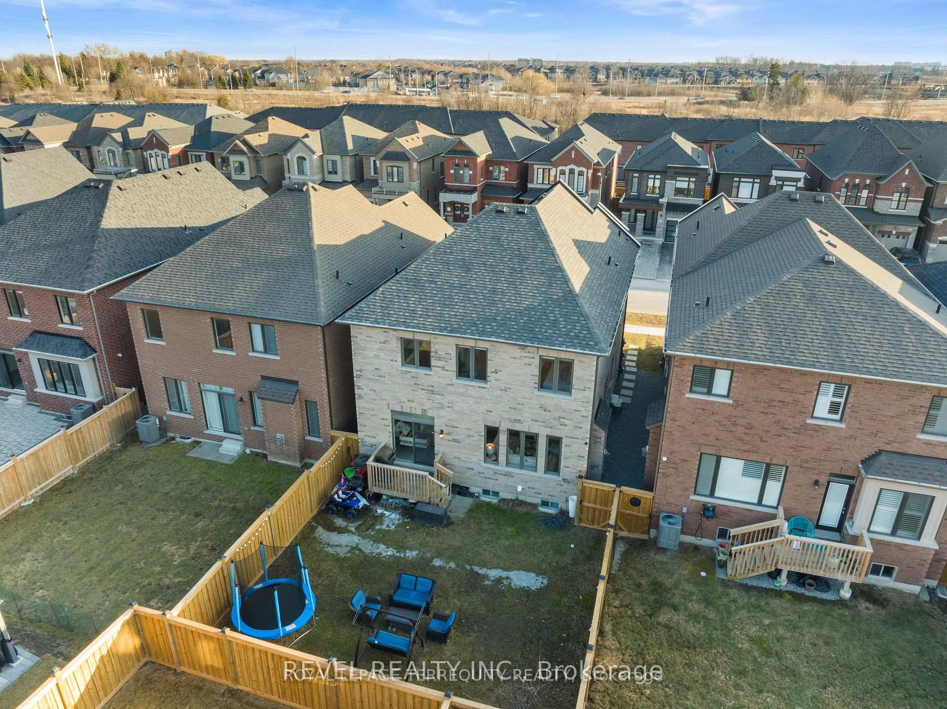 Photo 47 of 24 Auckland Drive, Whitby, Rural Whitby — HOMEH