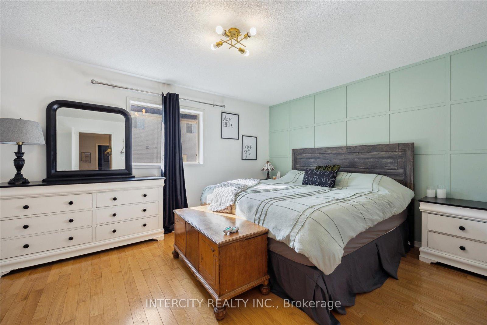 Photo 12 of 372 Sparrow Circle, Pickering, Highbush — HOMEH