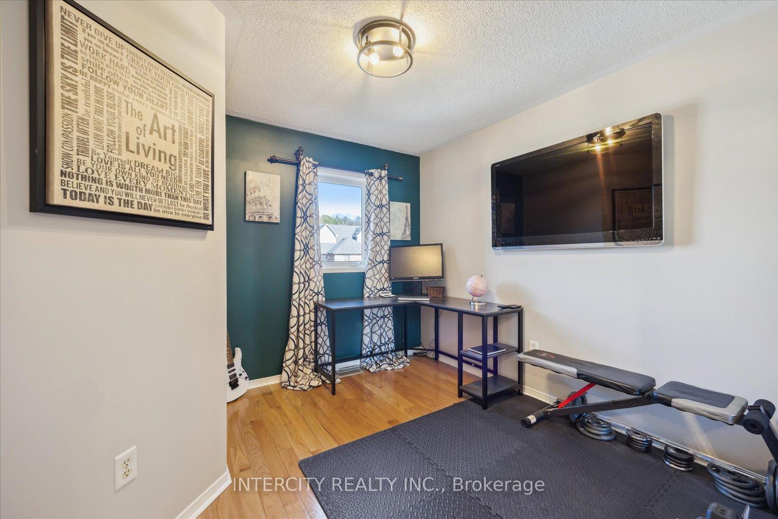 Photo 16 of 372 Sparrow Circle, Pickering, Highbush — HOMEH