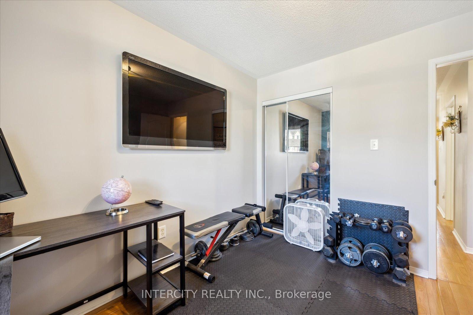Photo 17 of 372 Sparrow Circle, Pickering, Highbush — HOMEH