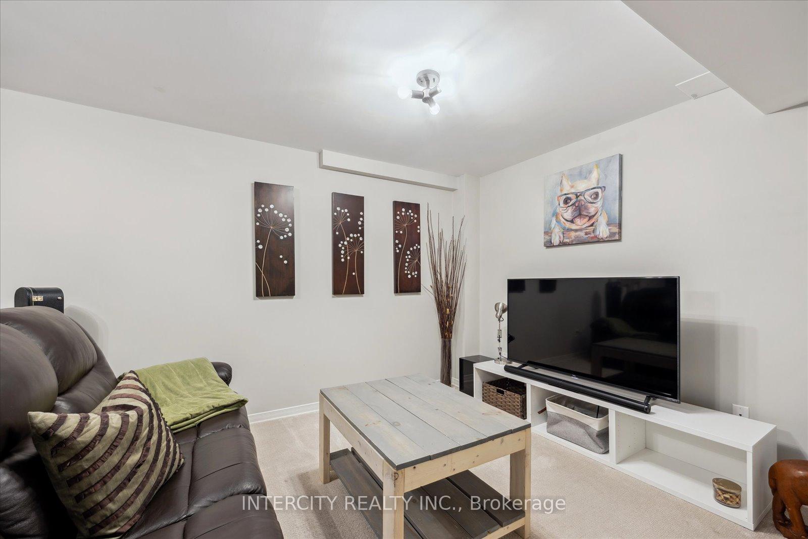 Photo 23 of 372 Sparrow Circle, Pickering, Highbush — HOMEH