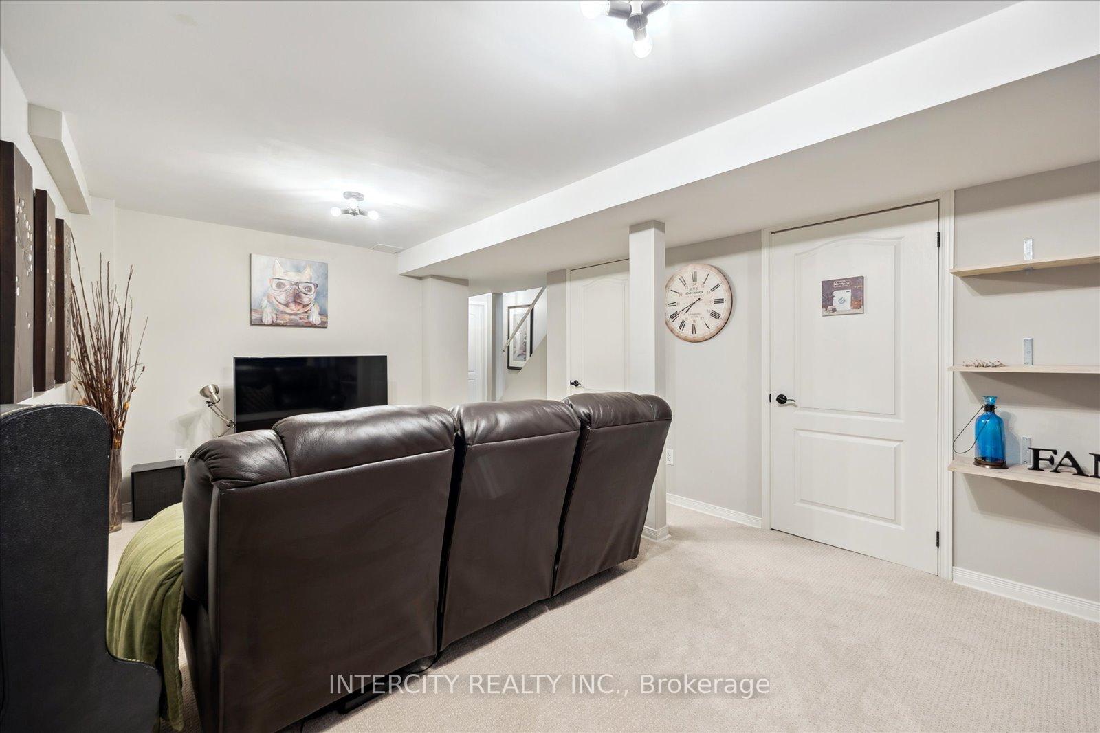 Photo 24 of 372 Sparrow Circle, Pickering, Highbush — HOMEH