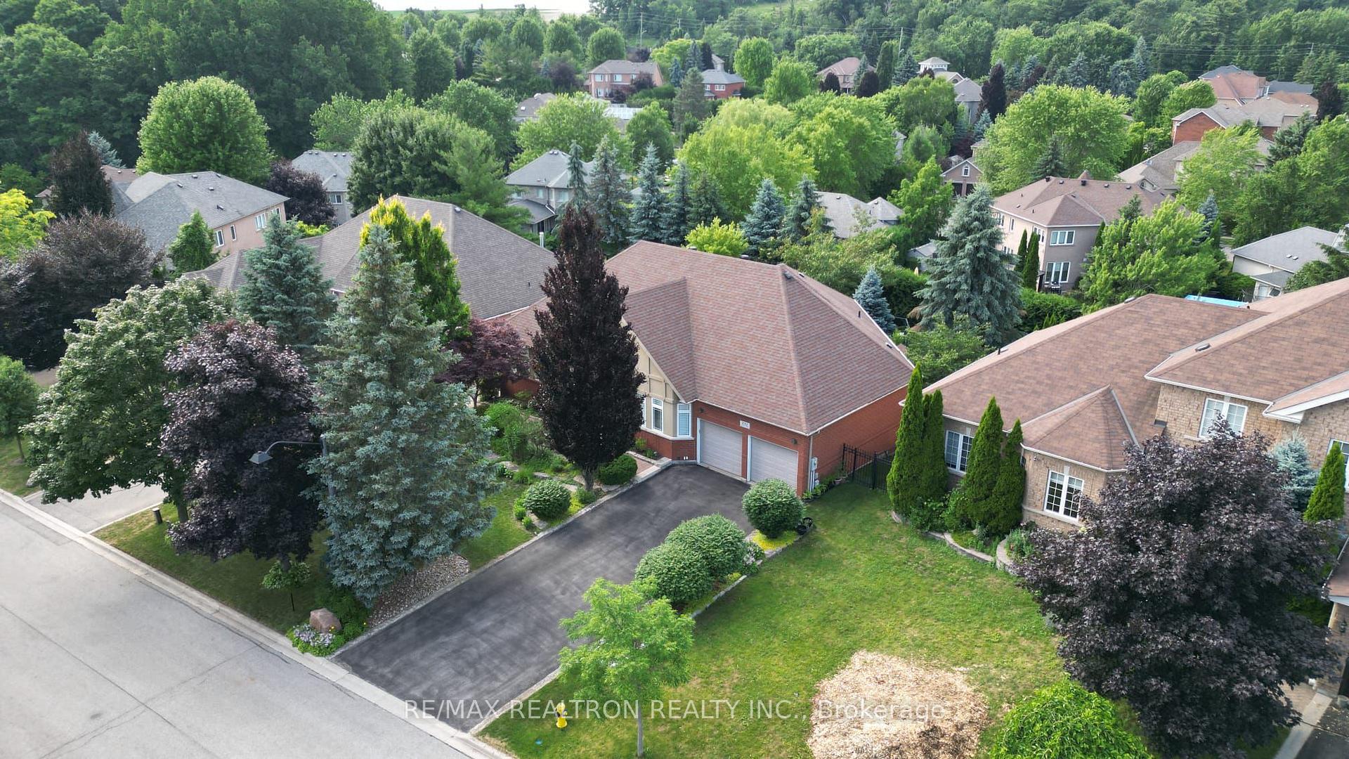 Photo 1 of 192 Nevada Crescent, Vaughan, Rural Vaughan — HOMEH