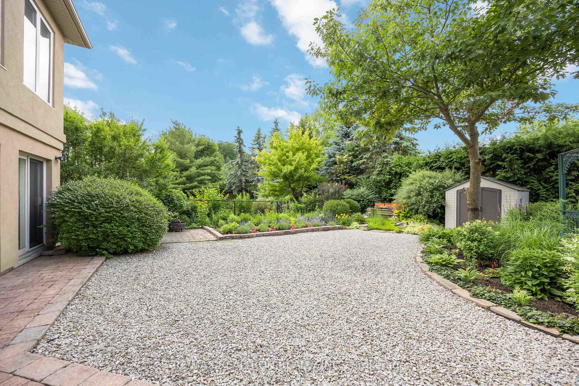 Photo 3 of 192 Nevada Crescent, Vaughan, Rural Vaughan — HOMEH