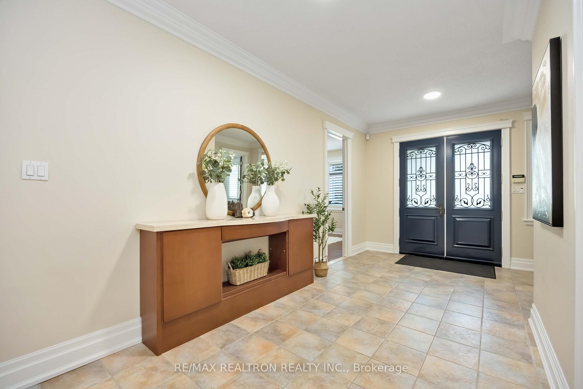 Photo 13 of 192 Nevada Crescent, Vaughan, Rural Vaughan — HOMEH