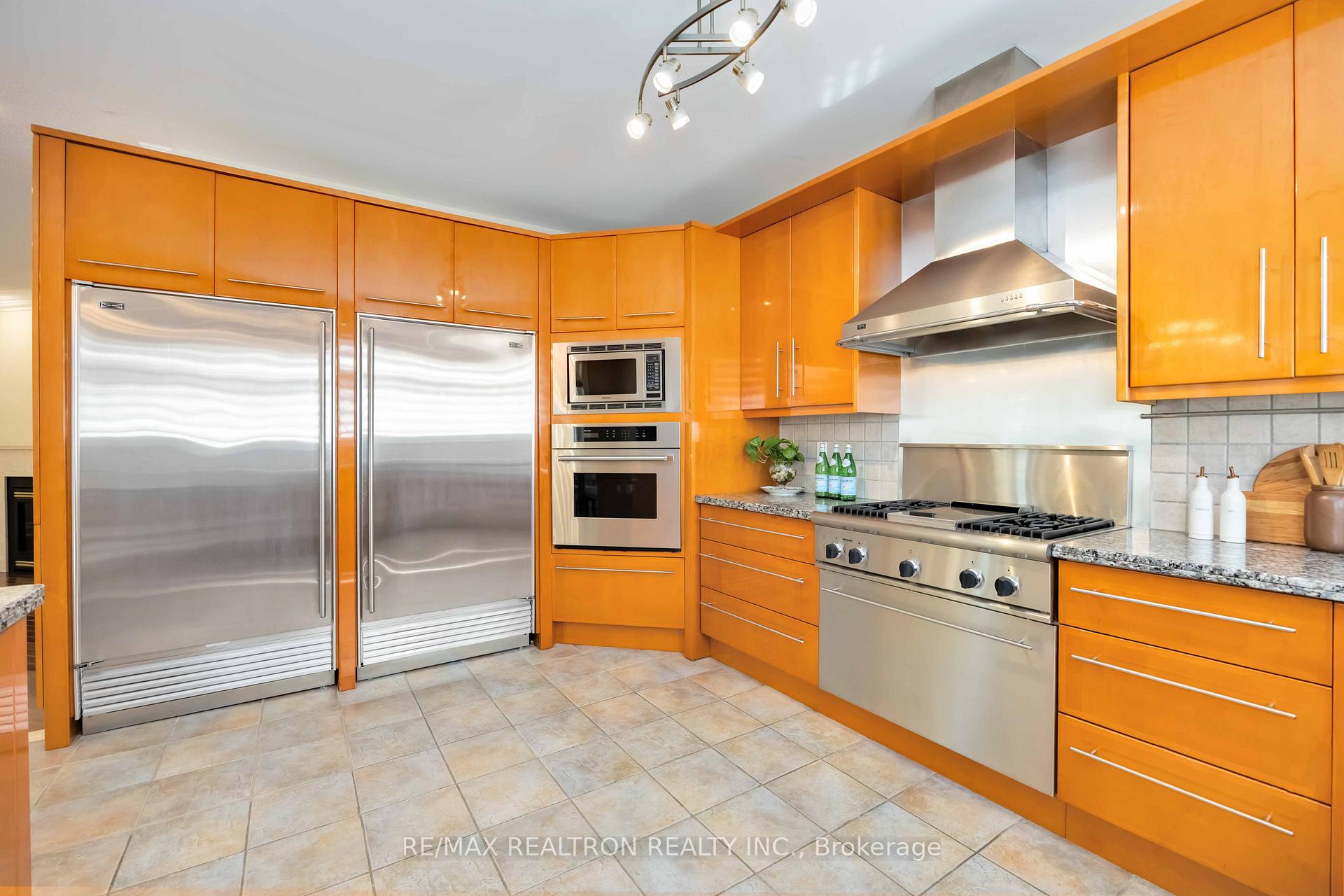 Photo 17 of 192 Nevada Crescent, Vaughan, Rural Vaughan — HOMEH