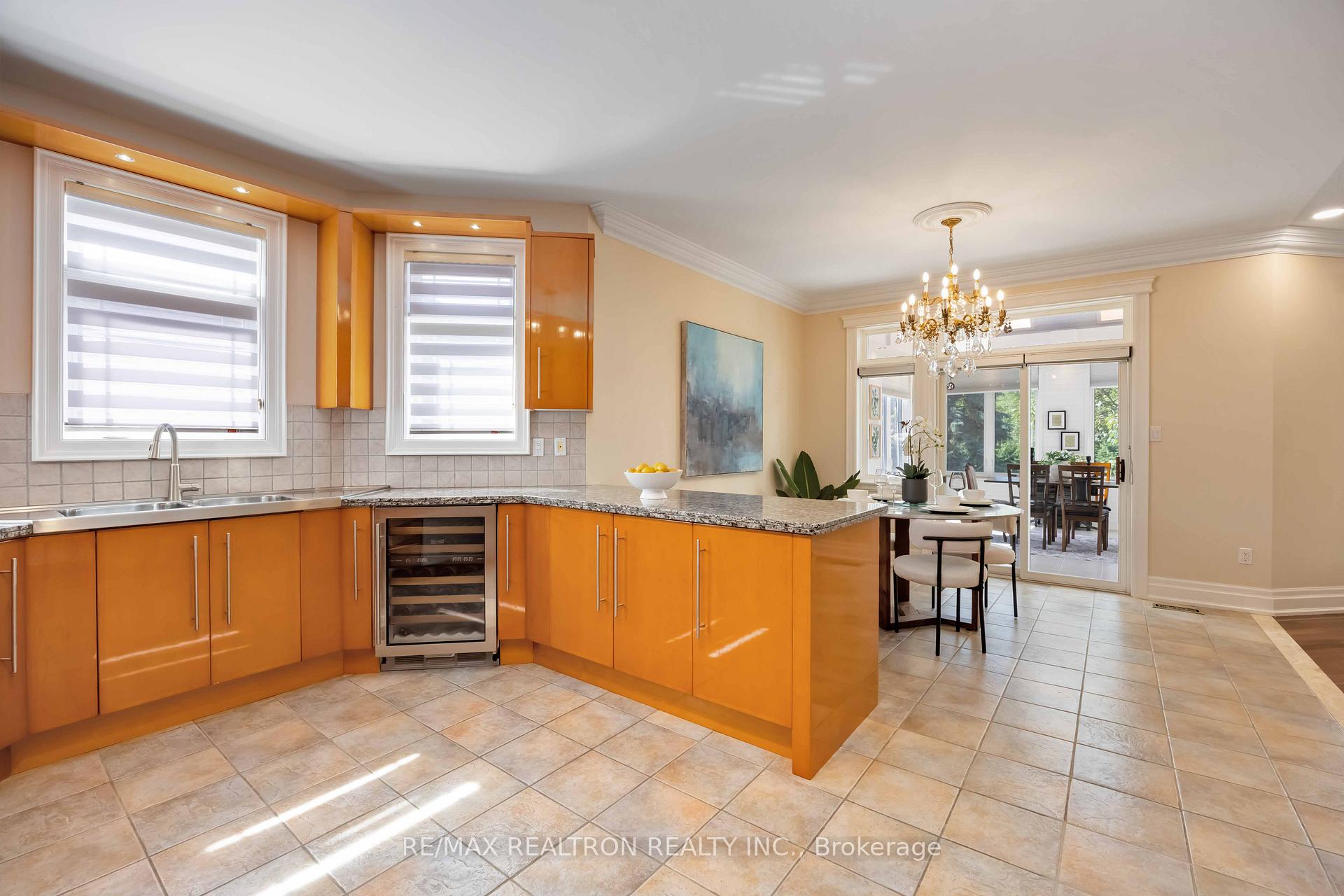 Photo 18 of 192 Nevada Crescent, Vaughan, Rural Vaughan — HOMEH