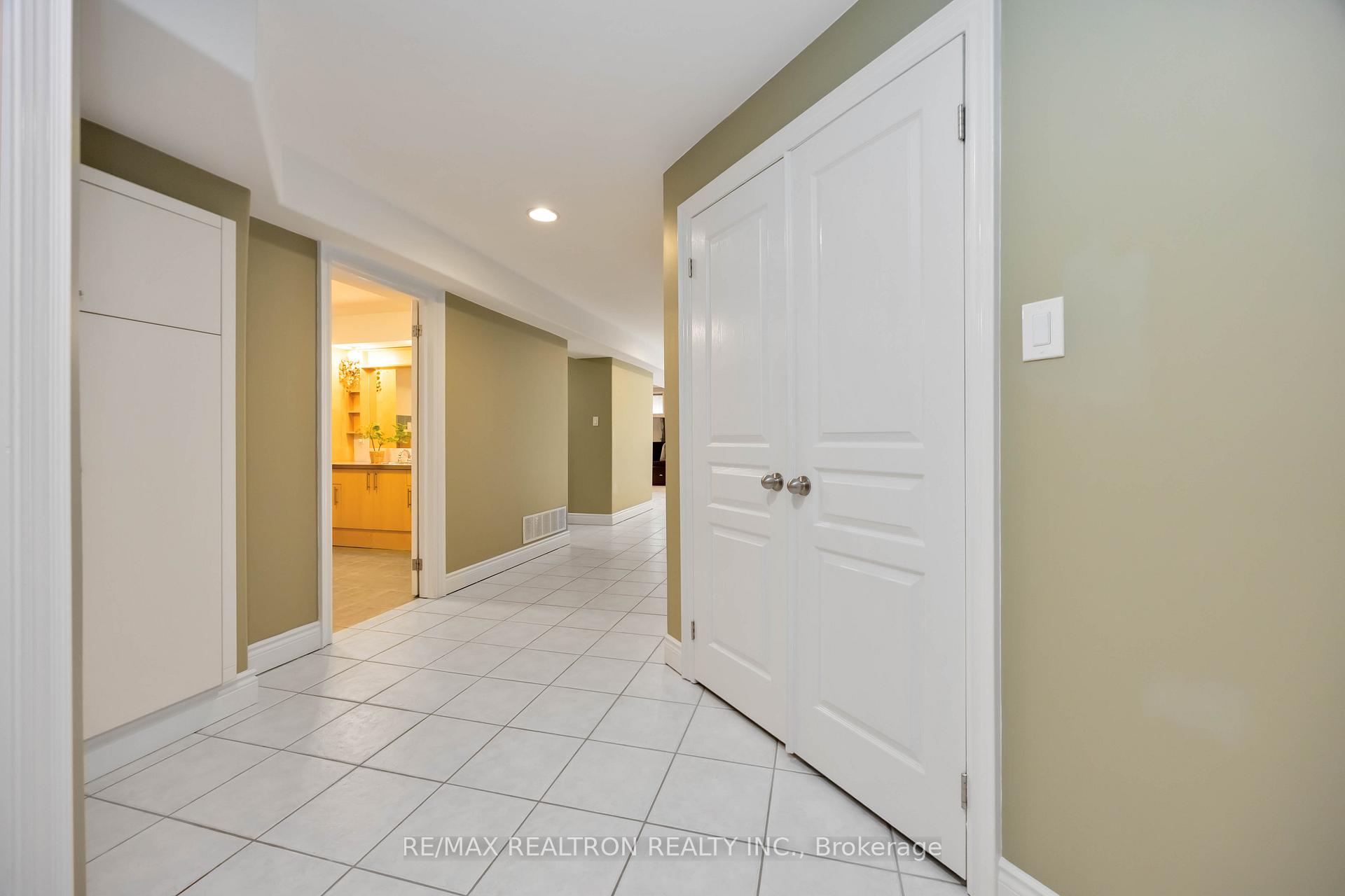 Photo 35 of 192 Nevada Crescent, Vaughan, Rural Vaughan — HOMEH