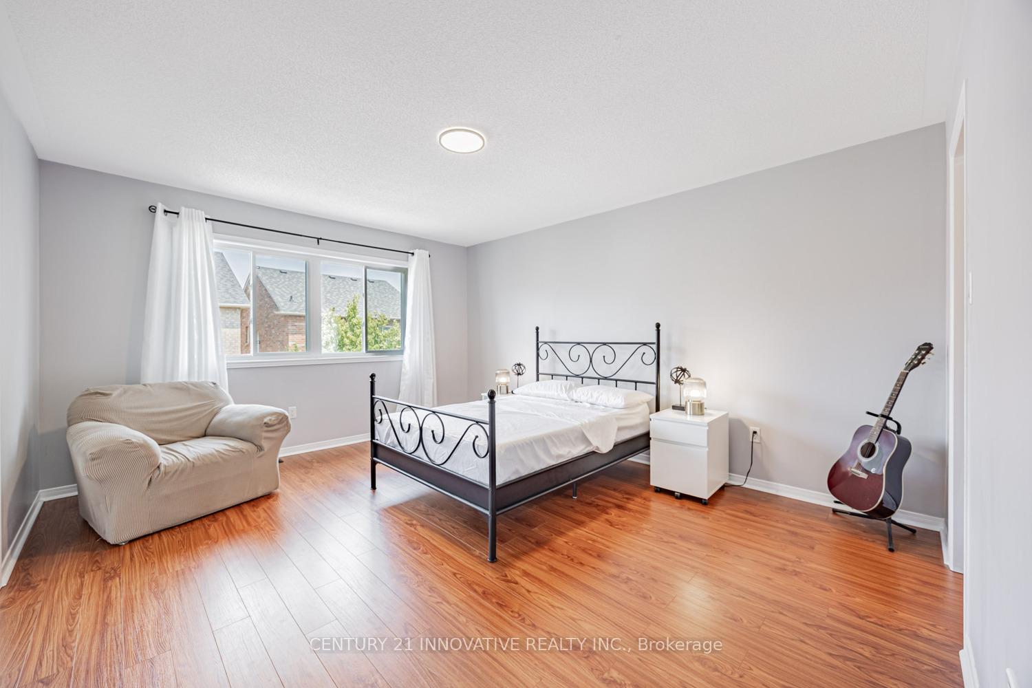 Photo 16 of 14 Barden Crescent, Ajax, Northeast Ajax — HOMEH
