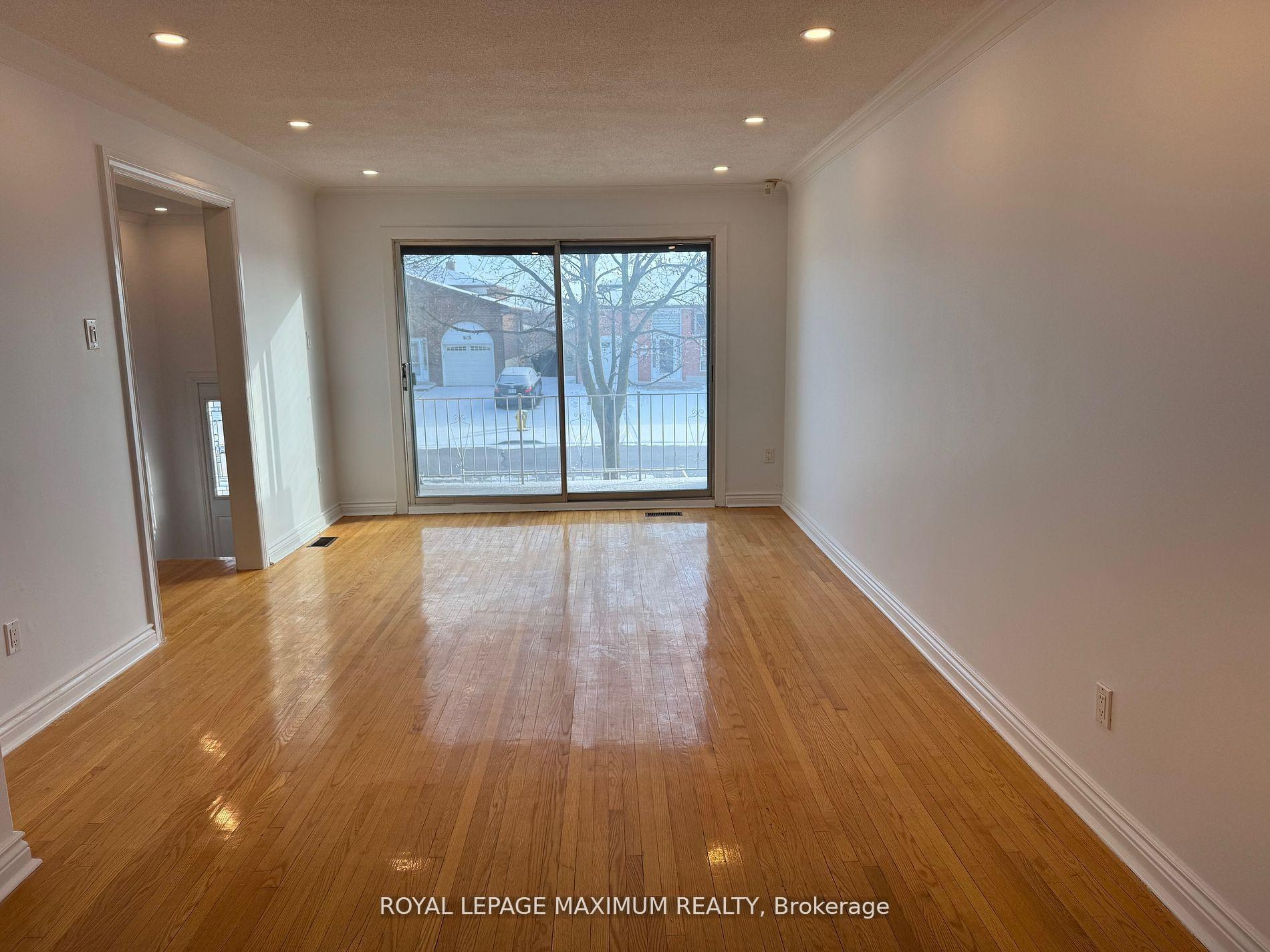 Photo 3 of 62 Raymond Road, Vaughan, West Woodbridge — HOMEH