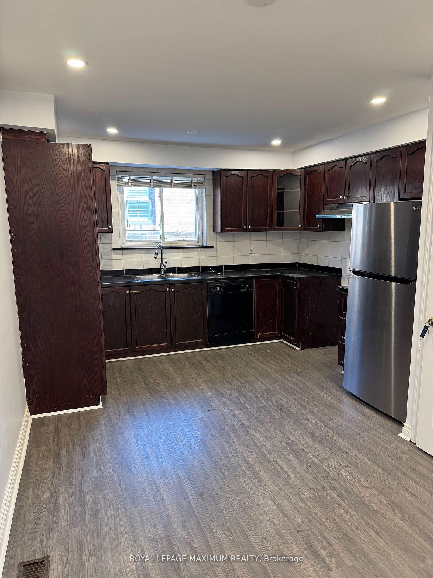 Photo 7 of 62 Raymond Road, Vaughan, West Woodbridge — HOMEH