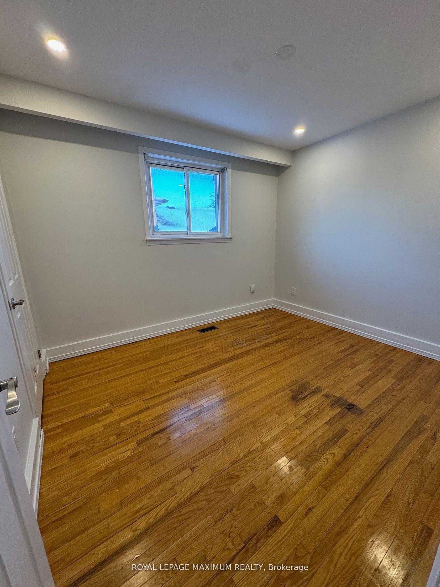Photo 10 of 62 Raymond Road, Vaughan, West Woodbridge — HOMEH