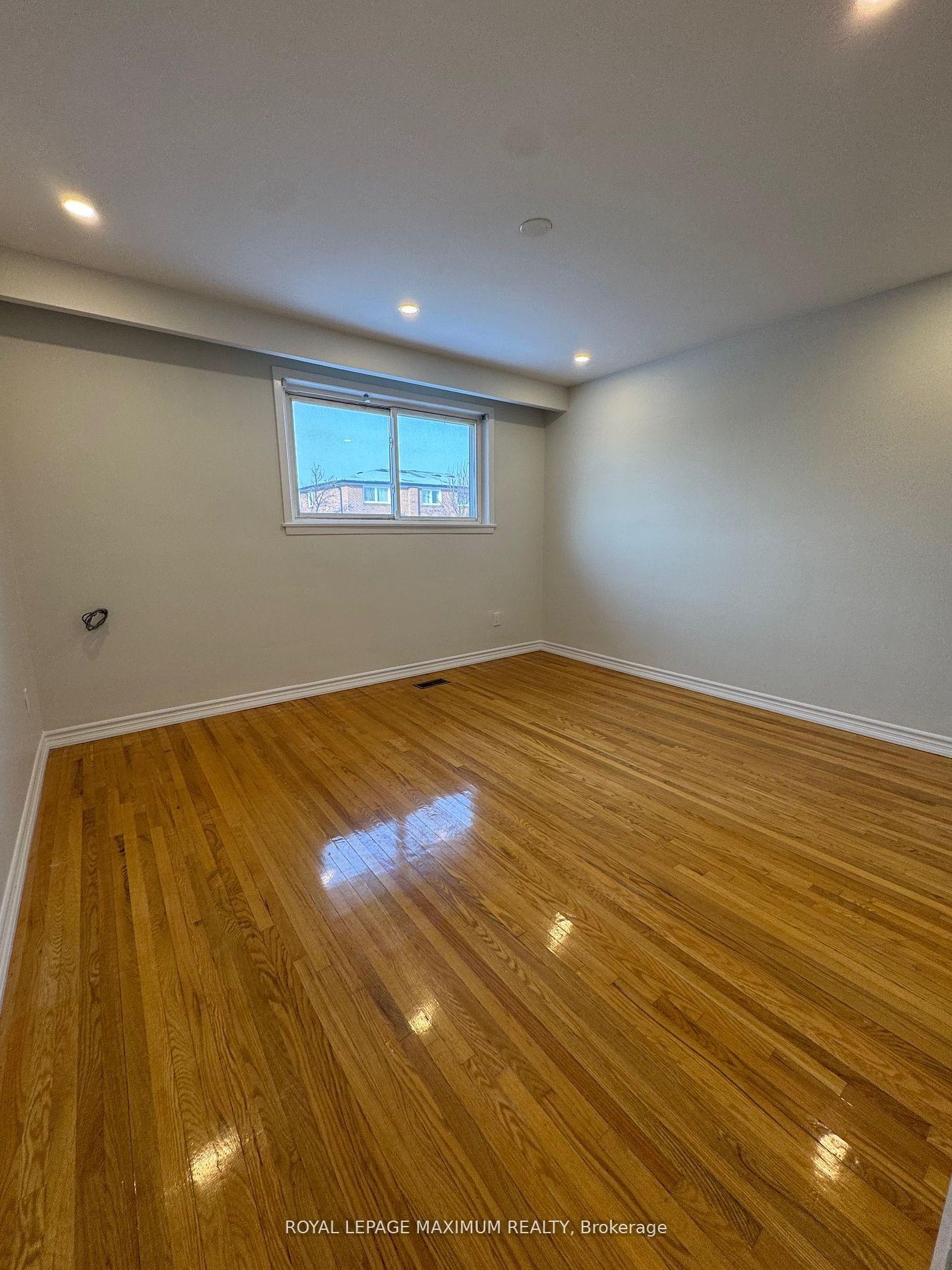 Photo 11 of 62 Raymond Road, Vaughan, West Woodbridge — HOMEH