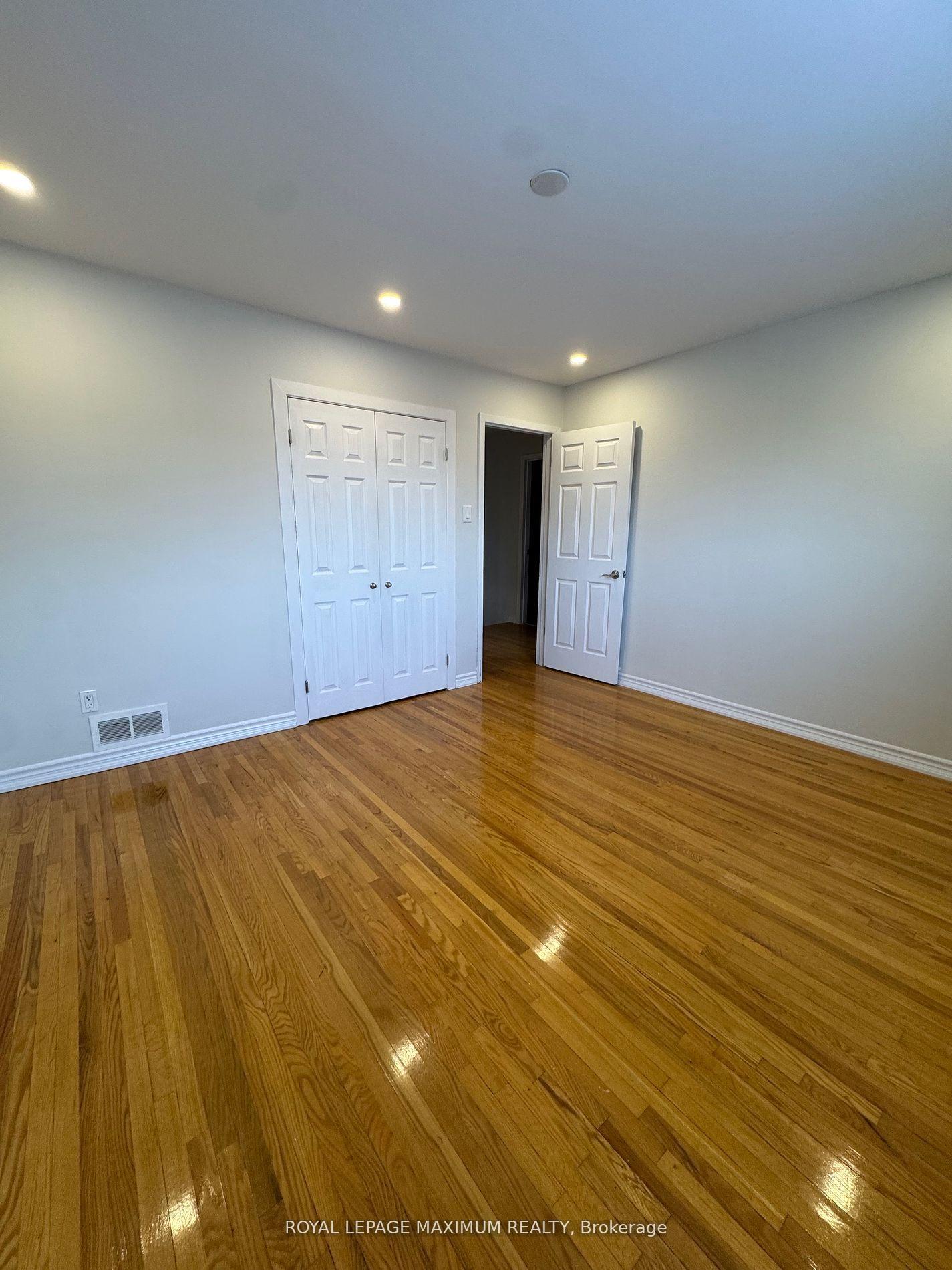 Photo 12 of 62 Raymond Road, Vaughan, West Woodbridge — HOMEH