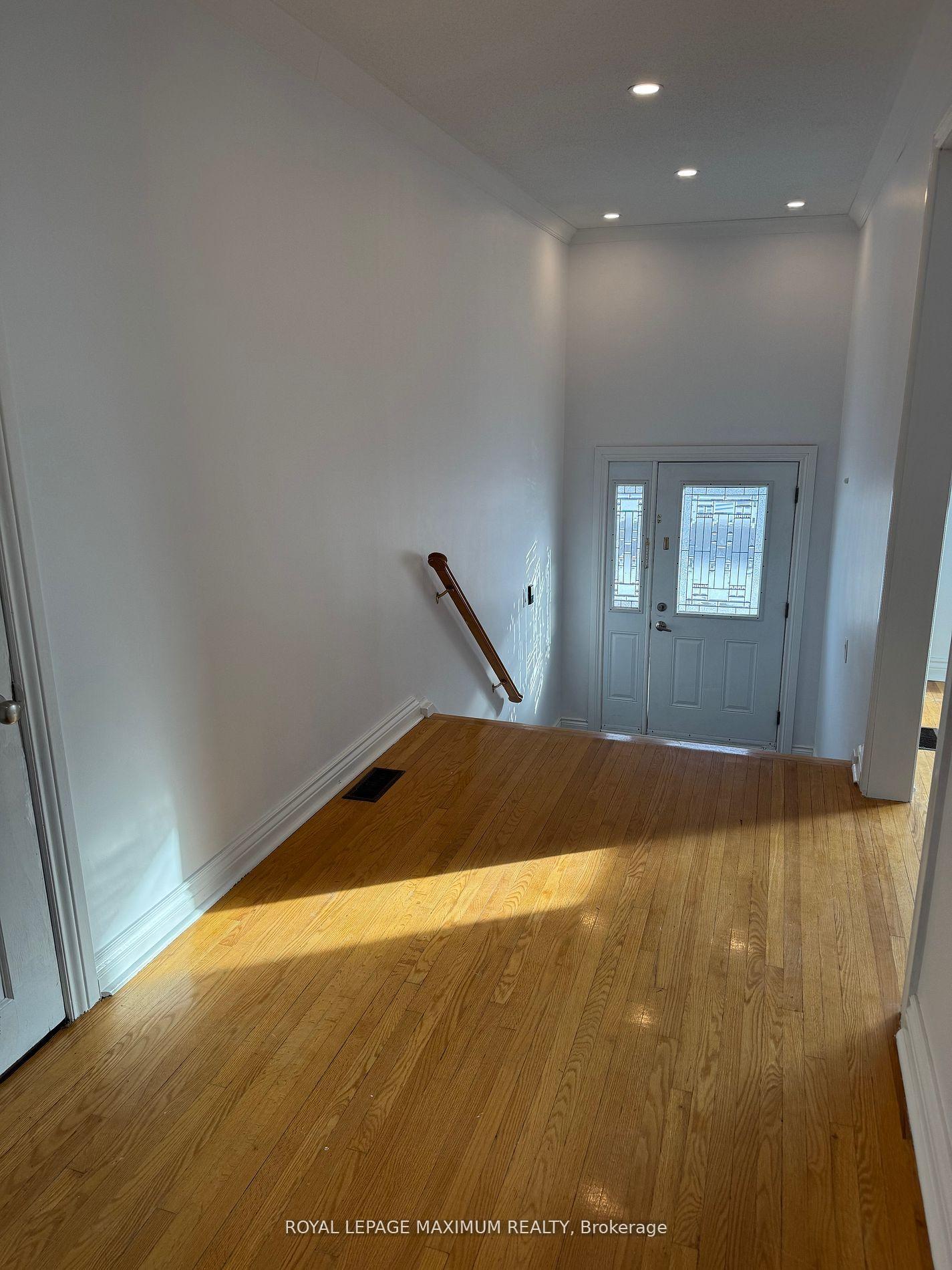 Photo 16 of 62 Raymond Road, Vaughan, West Woodbridge — HOMEH