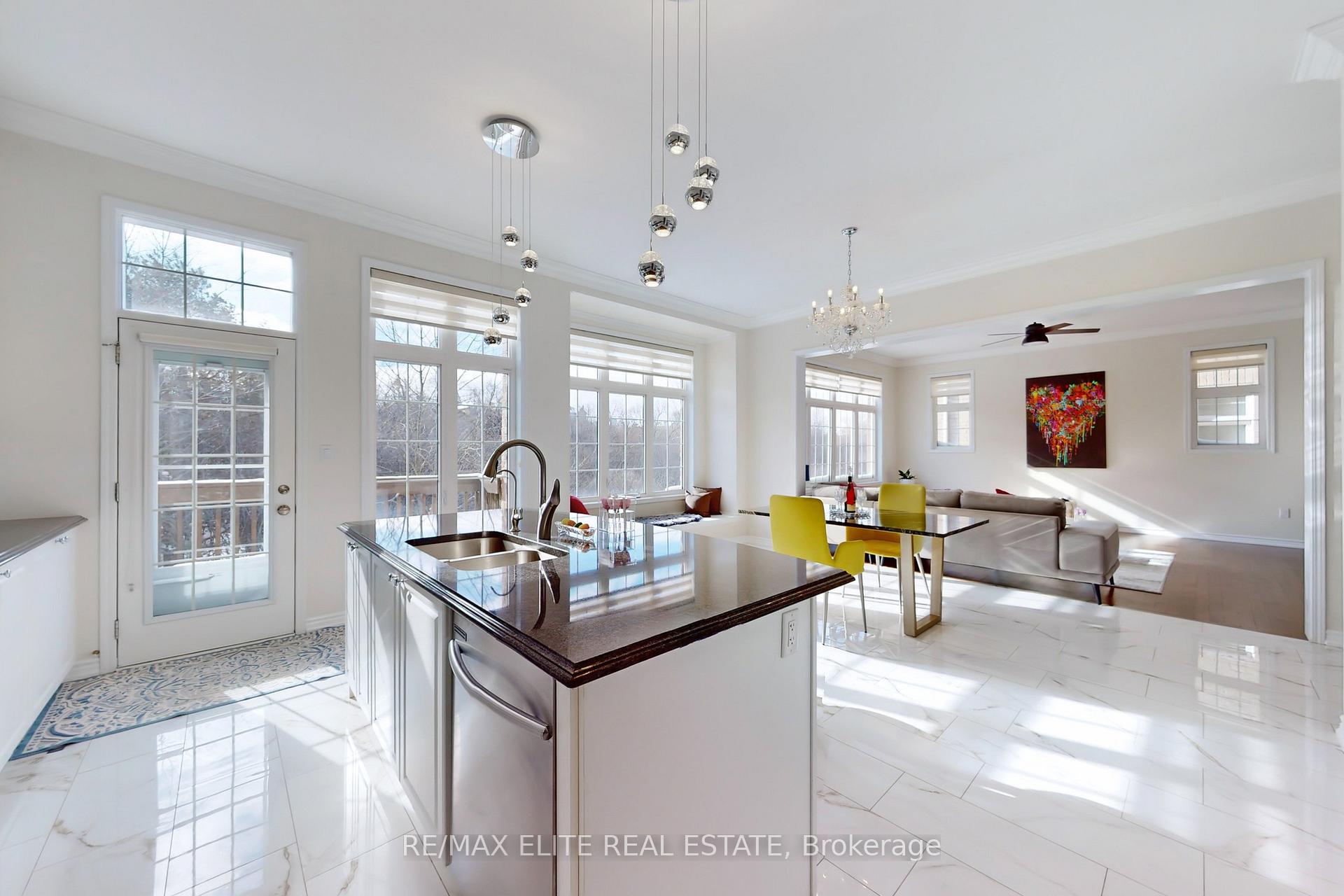Photo 17 of 105 Bridgepointe Court, Aurora, Rural Aurora — HOMEH