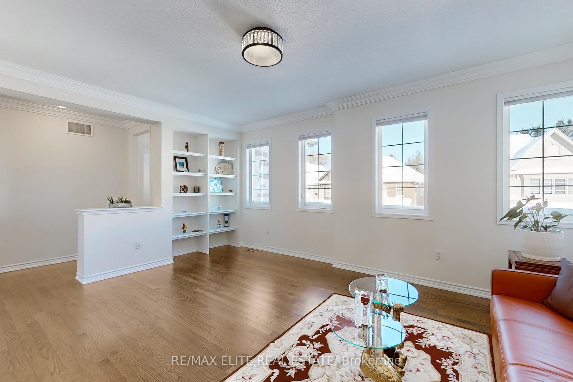 Photo 20 of 105 Bridgepointe Court, Aurora, Rural Aurora — HOMEH