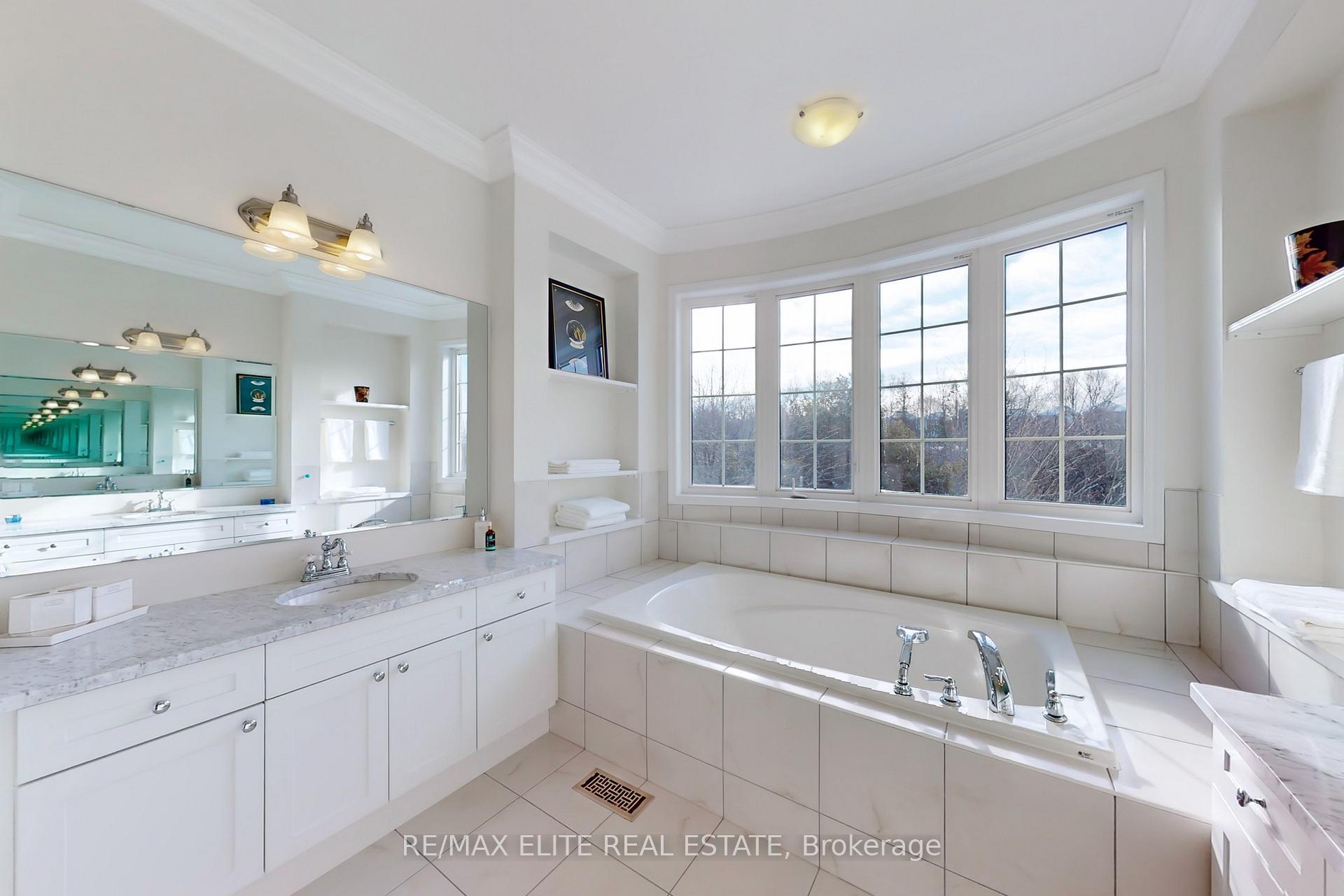 Photo 26 of 105 Bridgepointe Court, Aurora, Rural Aurora — HOMEH