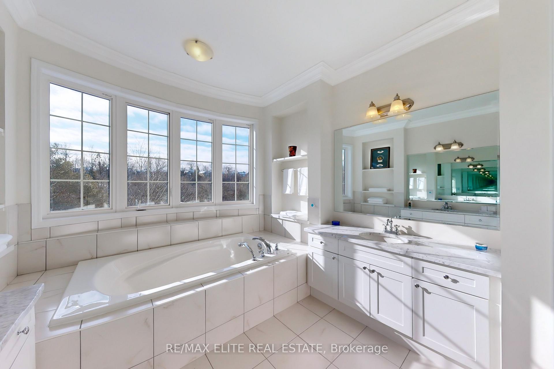 Photo 23 of 105 Bridgepointe Court, Aurora, Rural Aurora — HOMEH