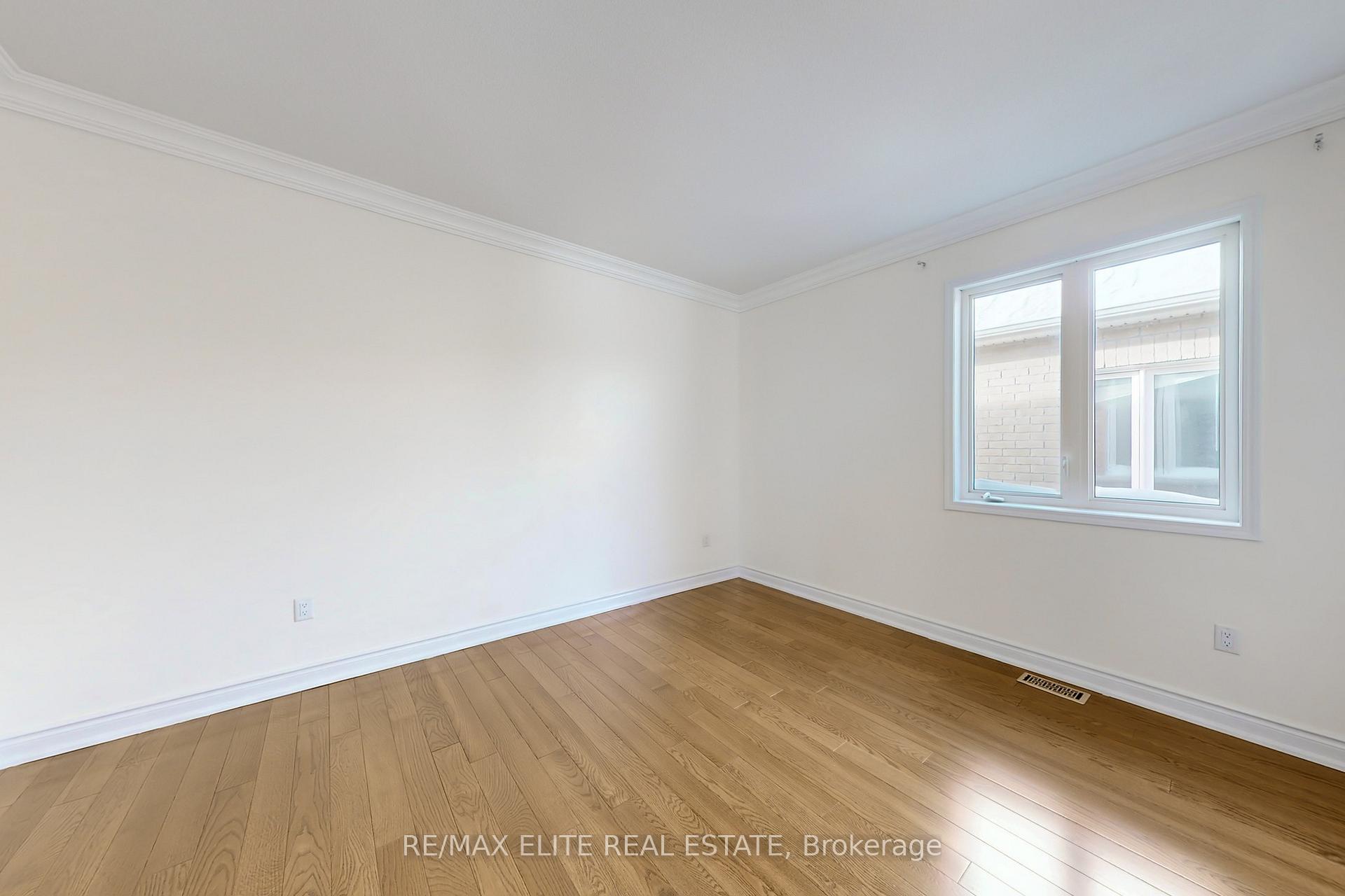 Photo 30 of 105 Bridgepointe Court, Aurora, Rural Aurora — HOMEH