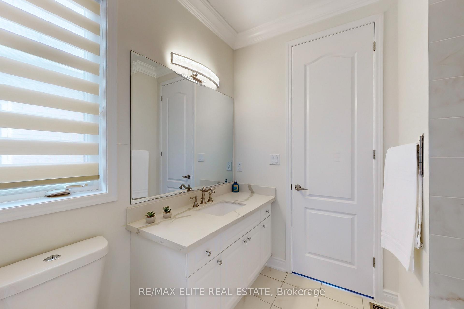 Photo 38 of 105 Bridgepointe Court, Aurora, Rural Aurora — HOMEH