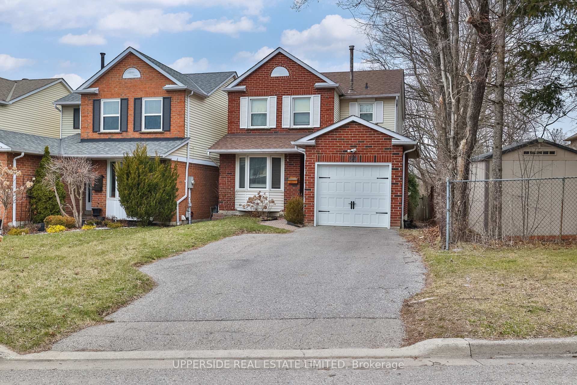 Photo 2 of 69 Janedale Crescent, Whitby, Blue Grass Meadows — HOMEH