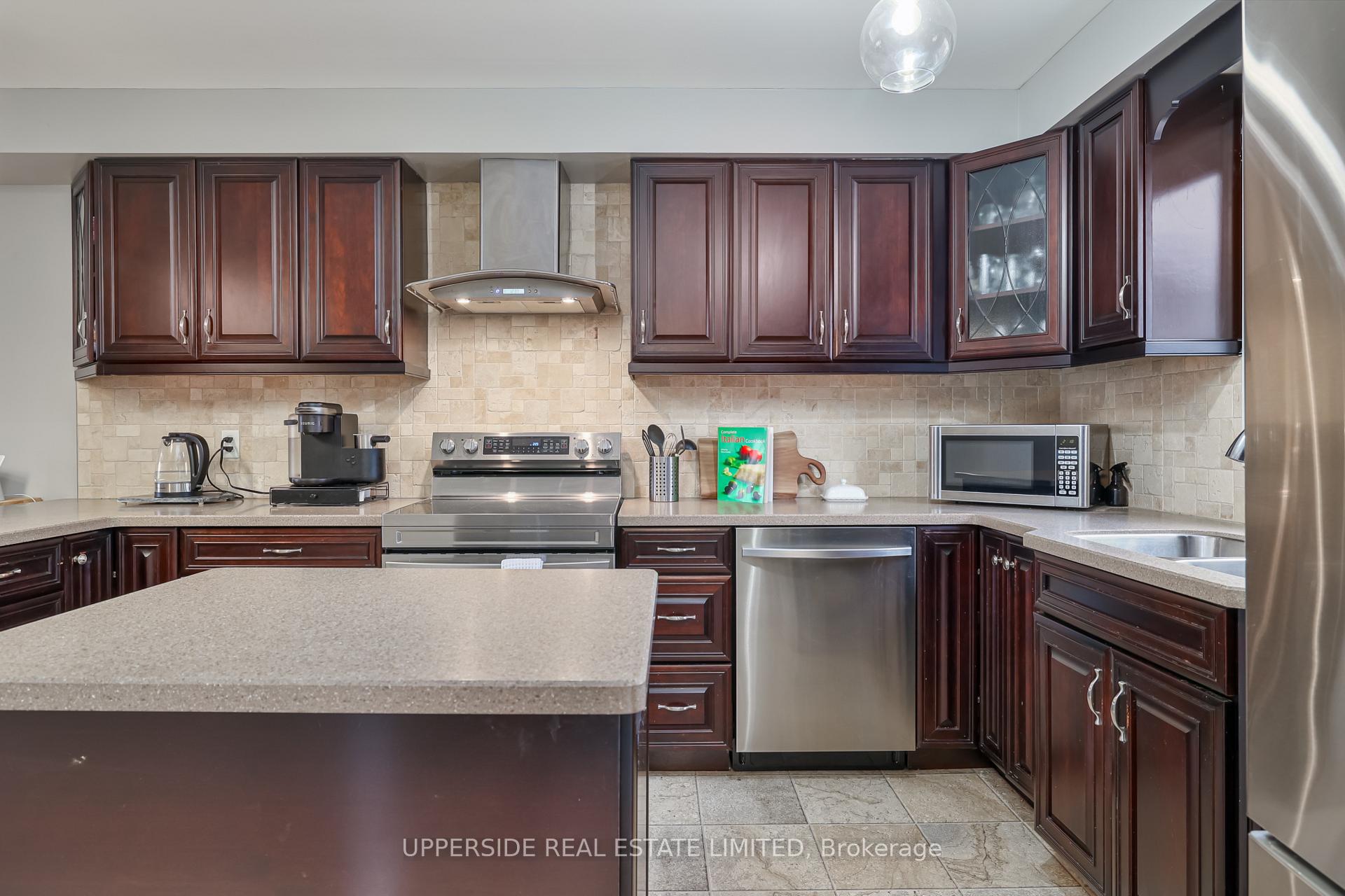 Photo 11 of 69 Janedale Crescent, Whitby, Blue Grass Meadows — HOMEH