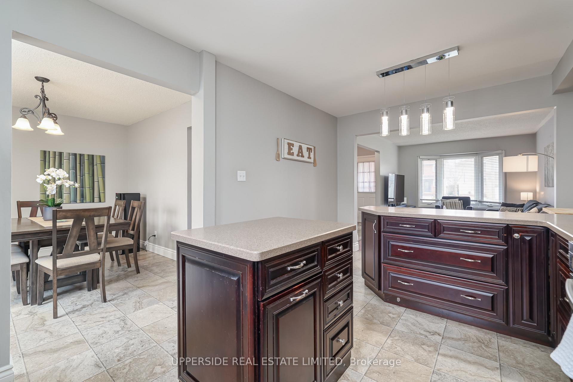 Photo 13 of 69 Janedale Crescent, Whitby, Blue Grass Meadows — HOMEH