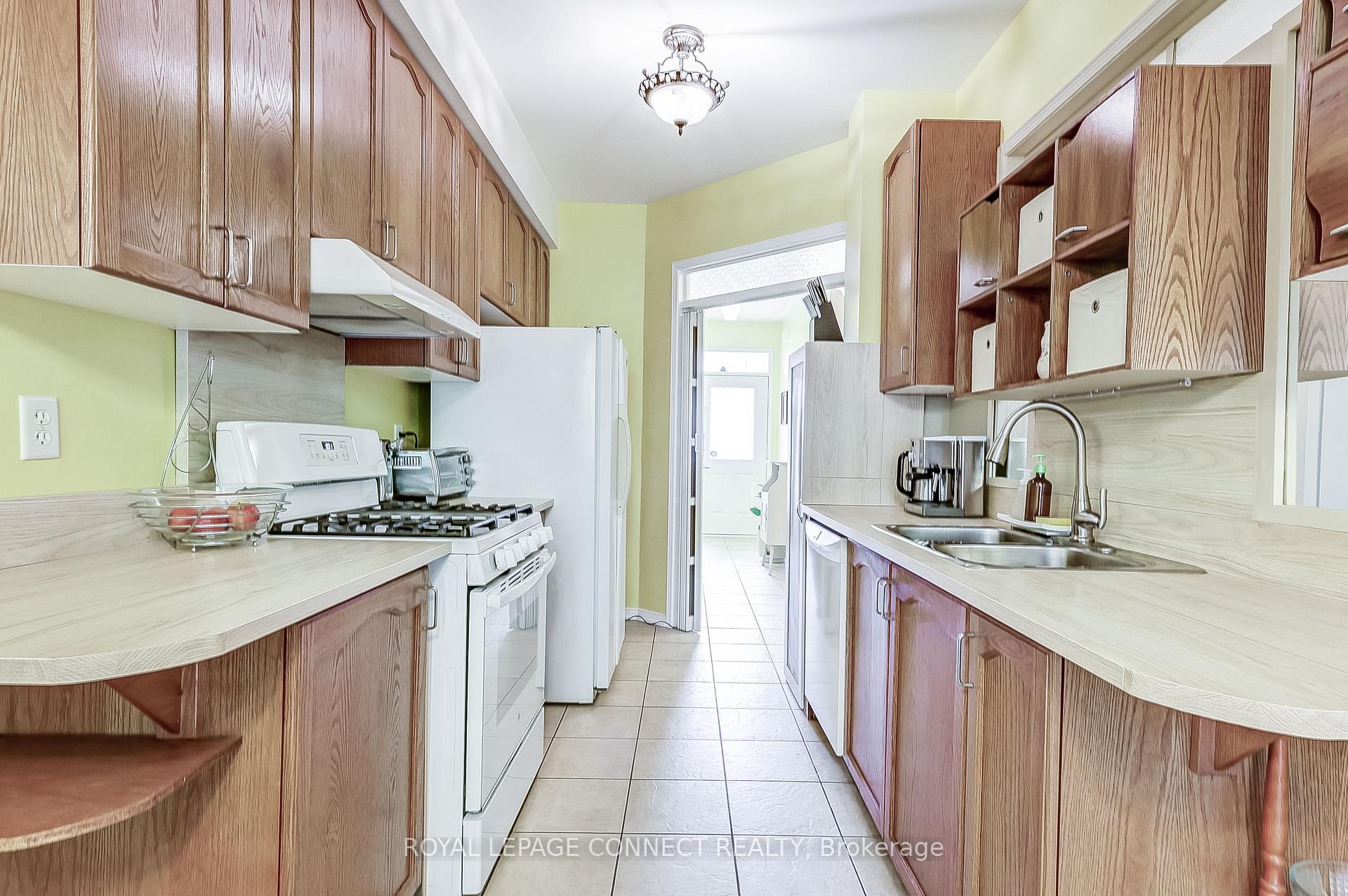 Photo 8 of 352 Strouds Lane, Pickering, Highbush — HOMEH