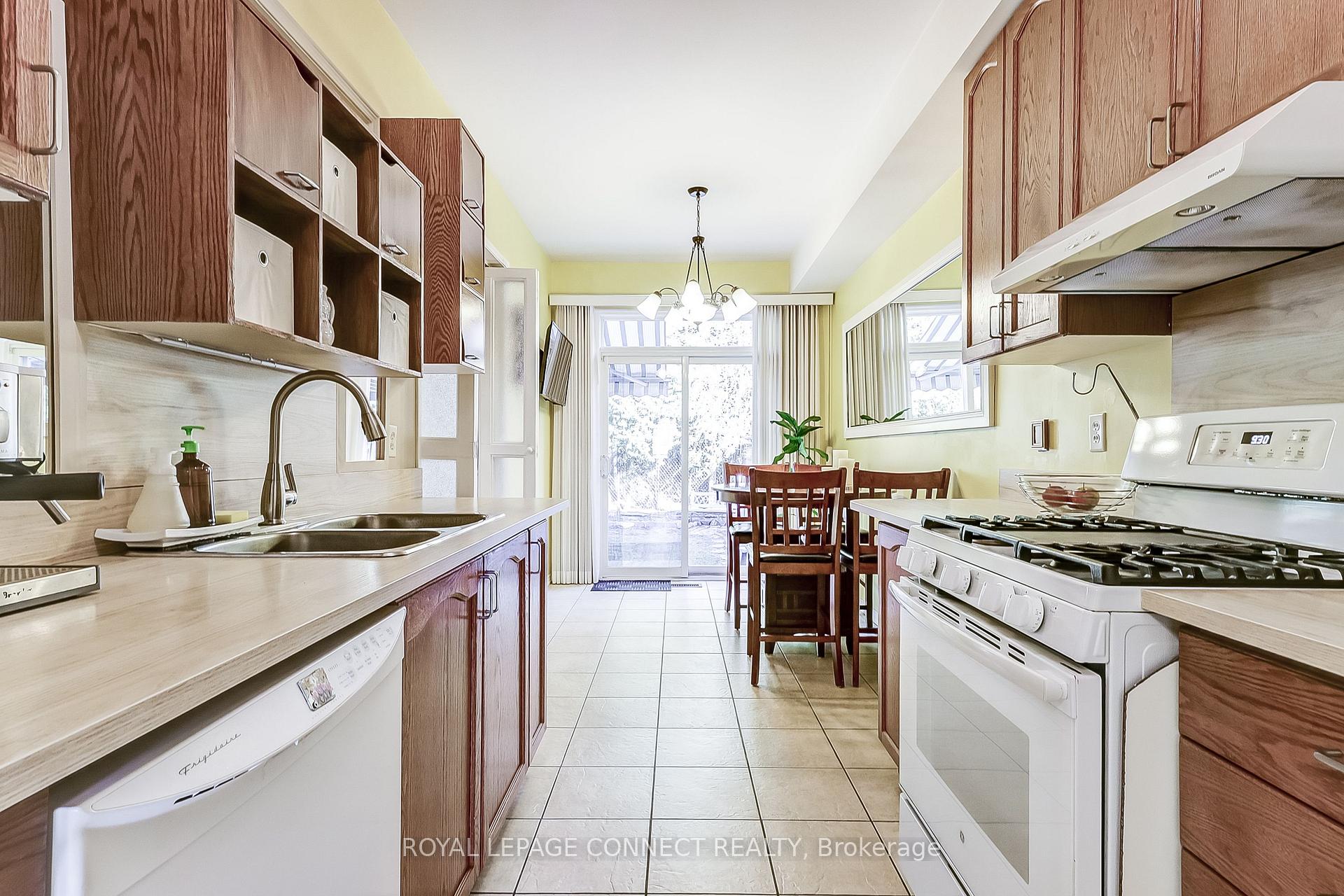 Photo 9 of 352 Strouds Lane, Pickering, Highbush — HOMEH