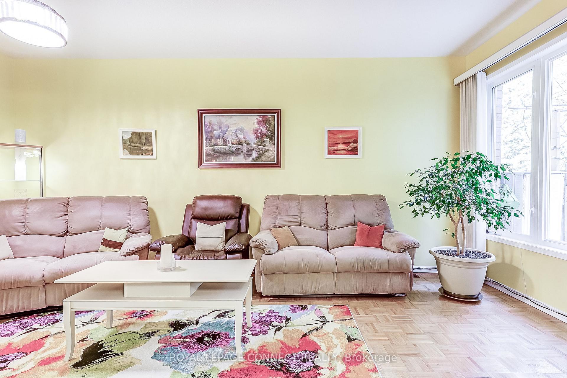 Photo 13 of 352 Strouds Lane, Pickering, Highbush — HOMEH