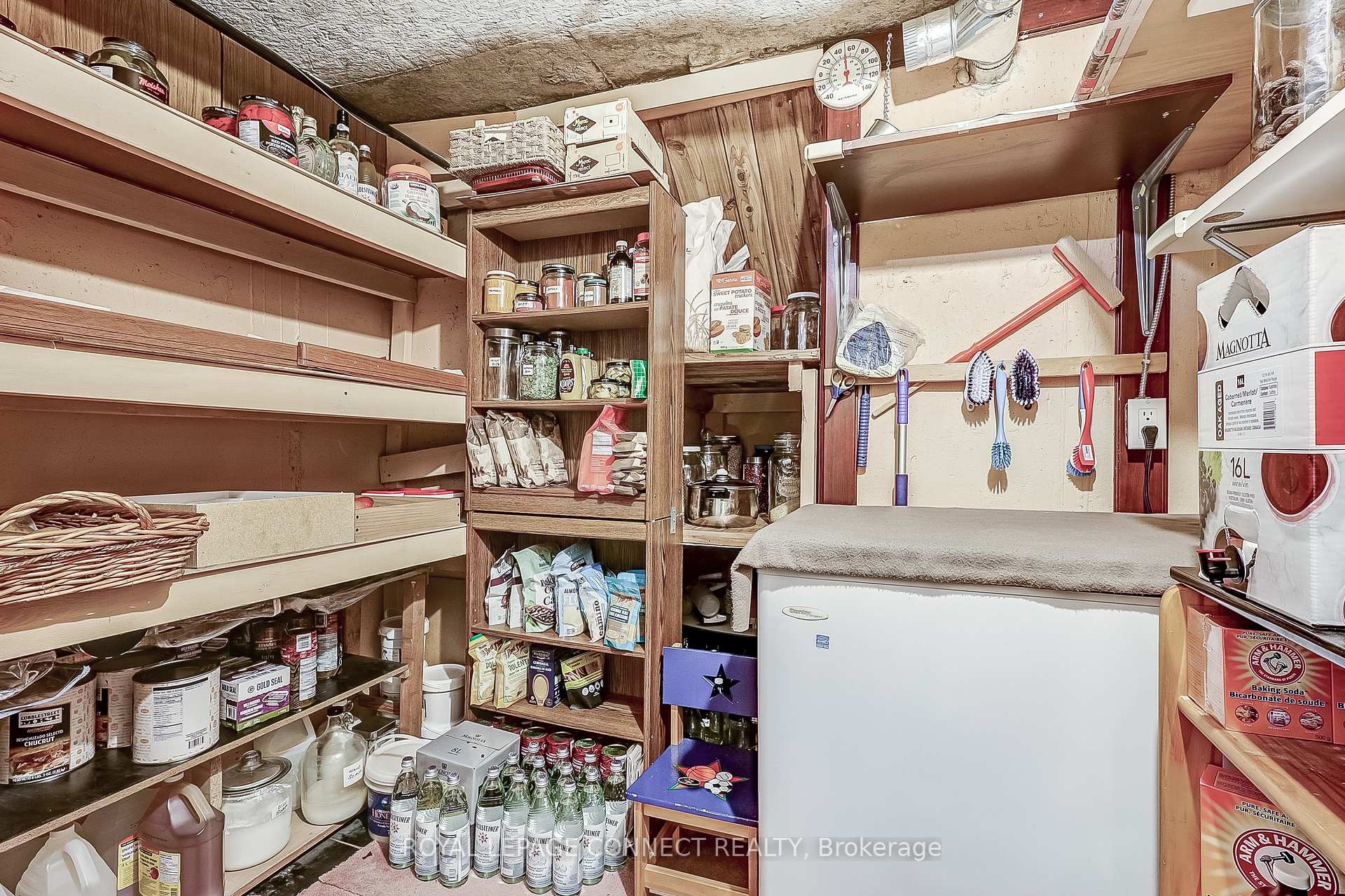 Photo 35 of 352 Strouds Lane, Pickering, Highbush — HOMEH