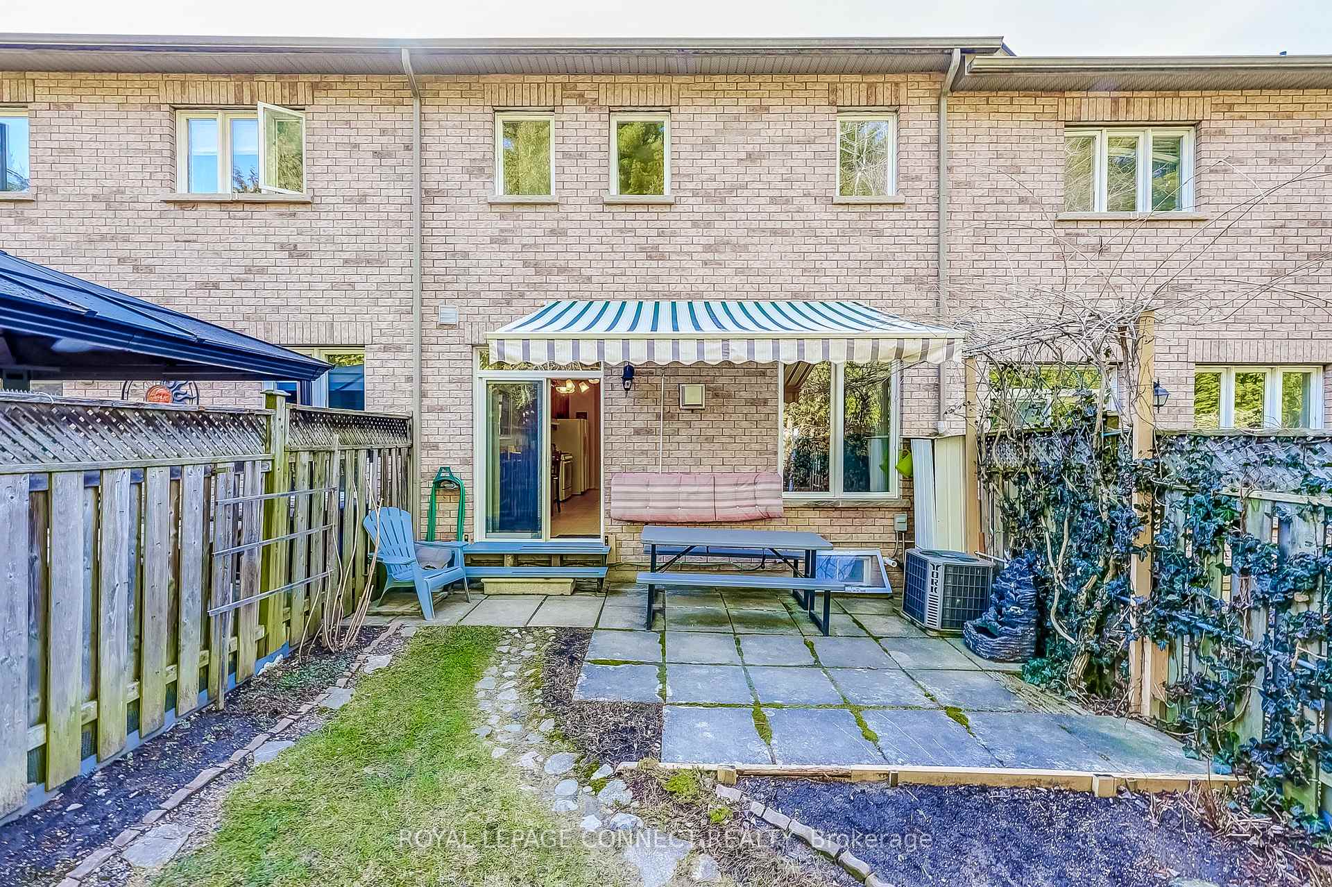 Photo 37 of 352 Strouds Lane, Pickering, Highbush — HOMEH