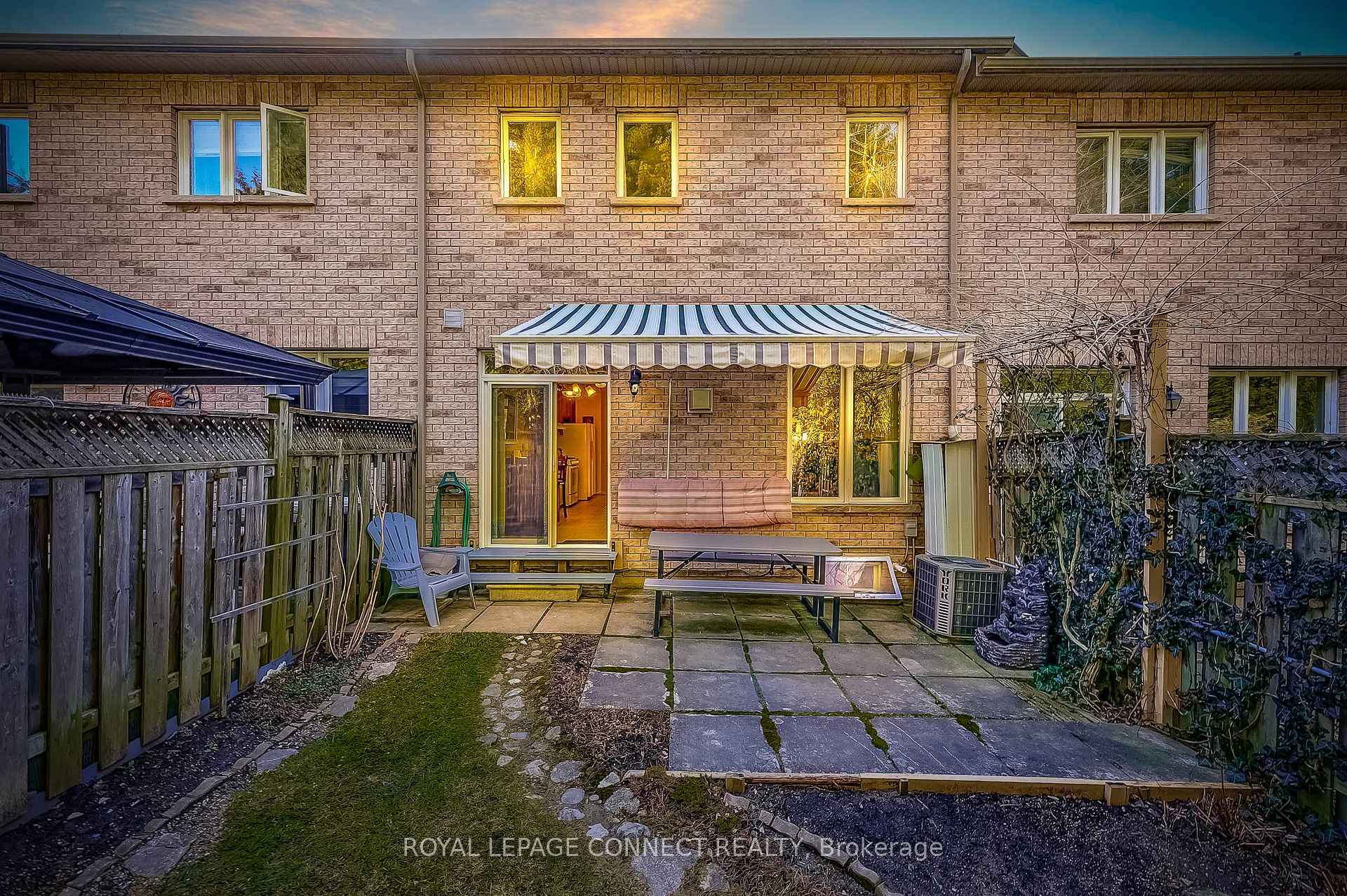 Photo 39 of 352 Strouds Lane, Pickering, Highbush — HOMEH