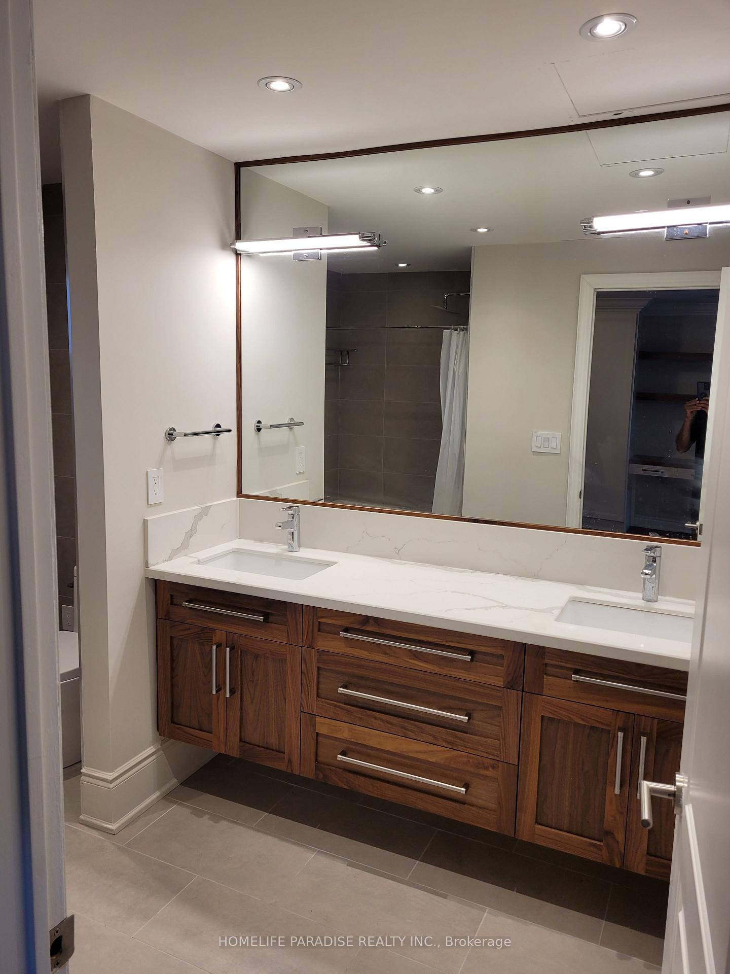 Photo 1 of 46 Mcquarrie Lane, Vaughan, Maple — HOMEH