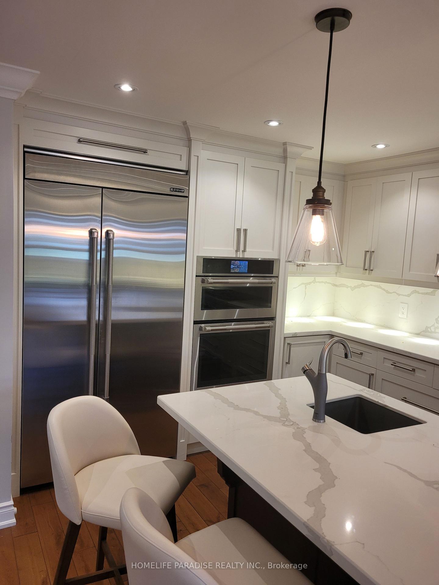 Photo 6 of 46 Mcquarrie Lane, Vaughan, Maple — HOMEH