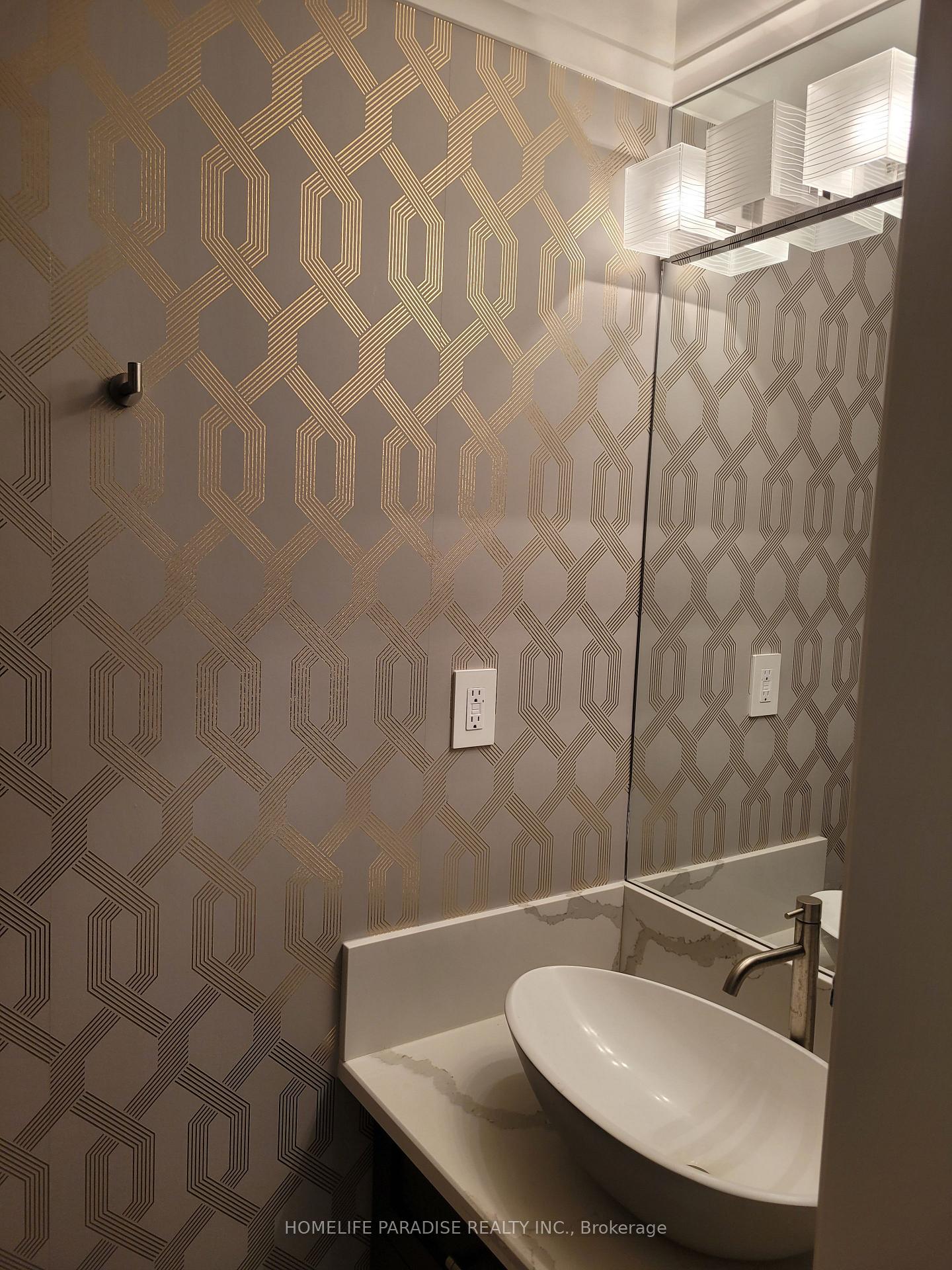 Photo 14 of 46 Mcquarrie Lane, Vaughan, Maple — HOMEH