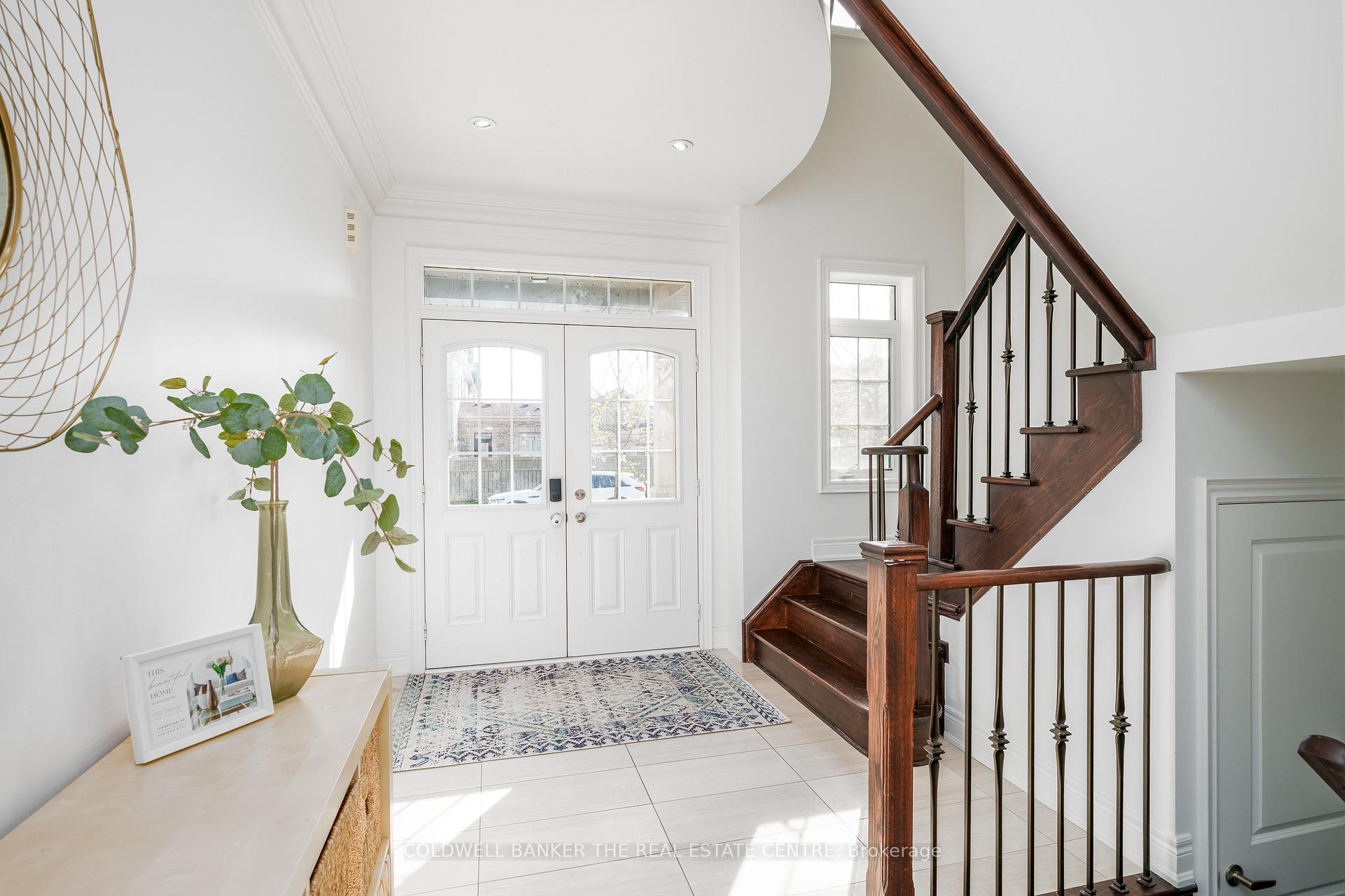 Photo 3 of 3 Aster Drive, Vaughan, Kleinburg — HOMEH