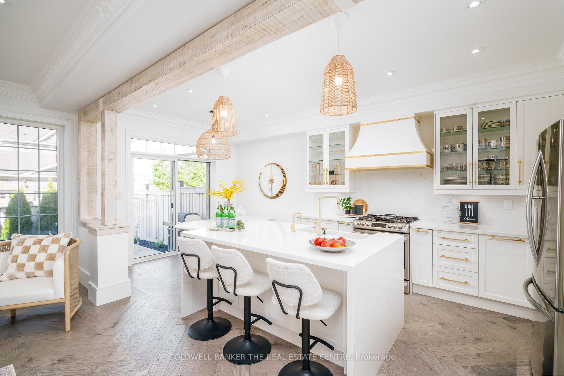 Photo 4 of 3 Aster Drive, Vaughan, Kleinburg — HOMEH