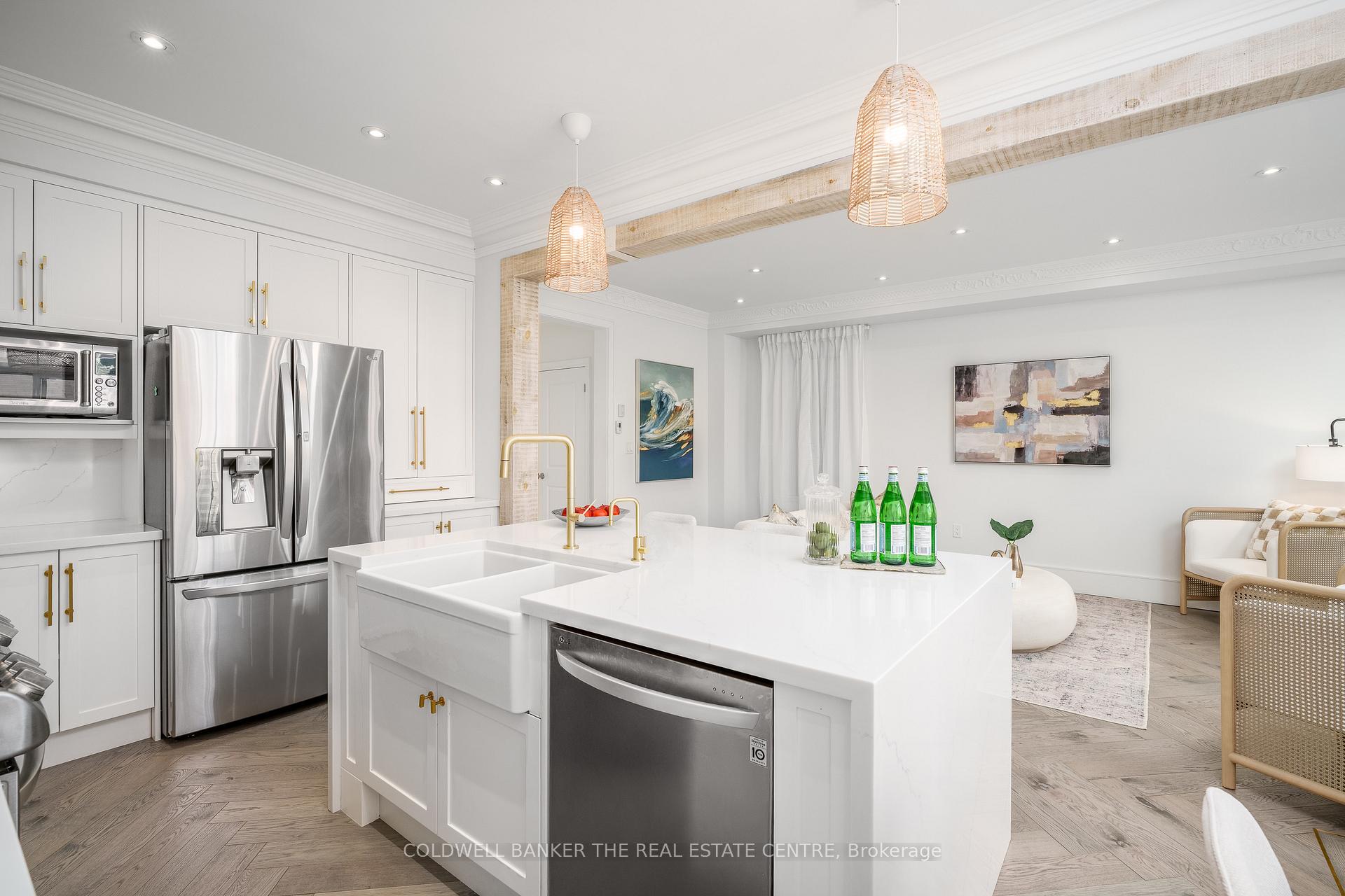 Photo 6 of 3 Aster Drive, Vaughan, Kleinburg — HOMEH