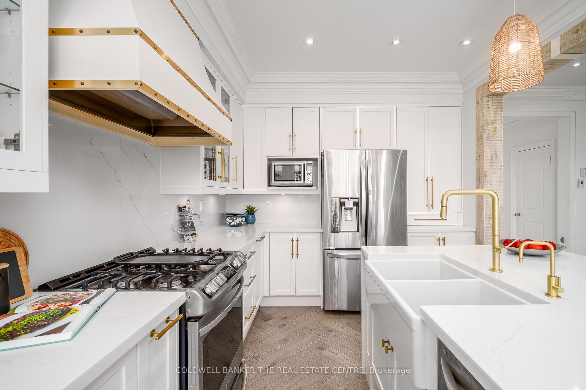 Photo 7 of 3 Aster Drive, Vaughan, Kleinburg — HOMEH