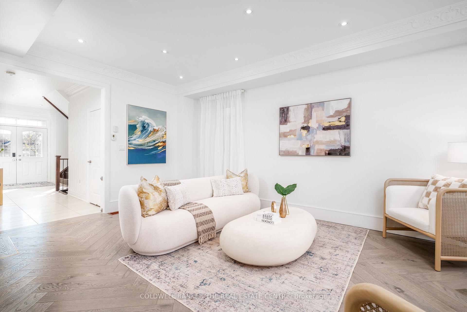Photo 9 of 3 Aster Drive, Vaughan, Kleinburg — HOMEH