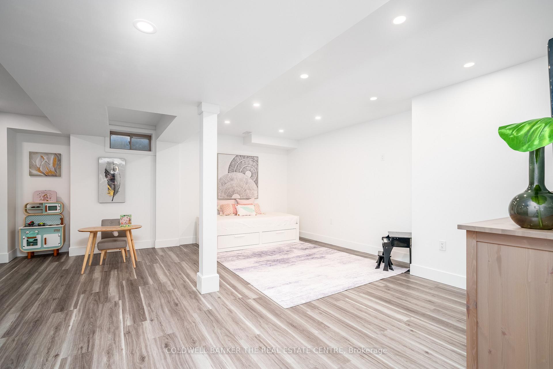 Photo 20 of 3 Aster Drive, Vaughan, Kleinburg — HOMEH